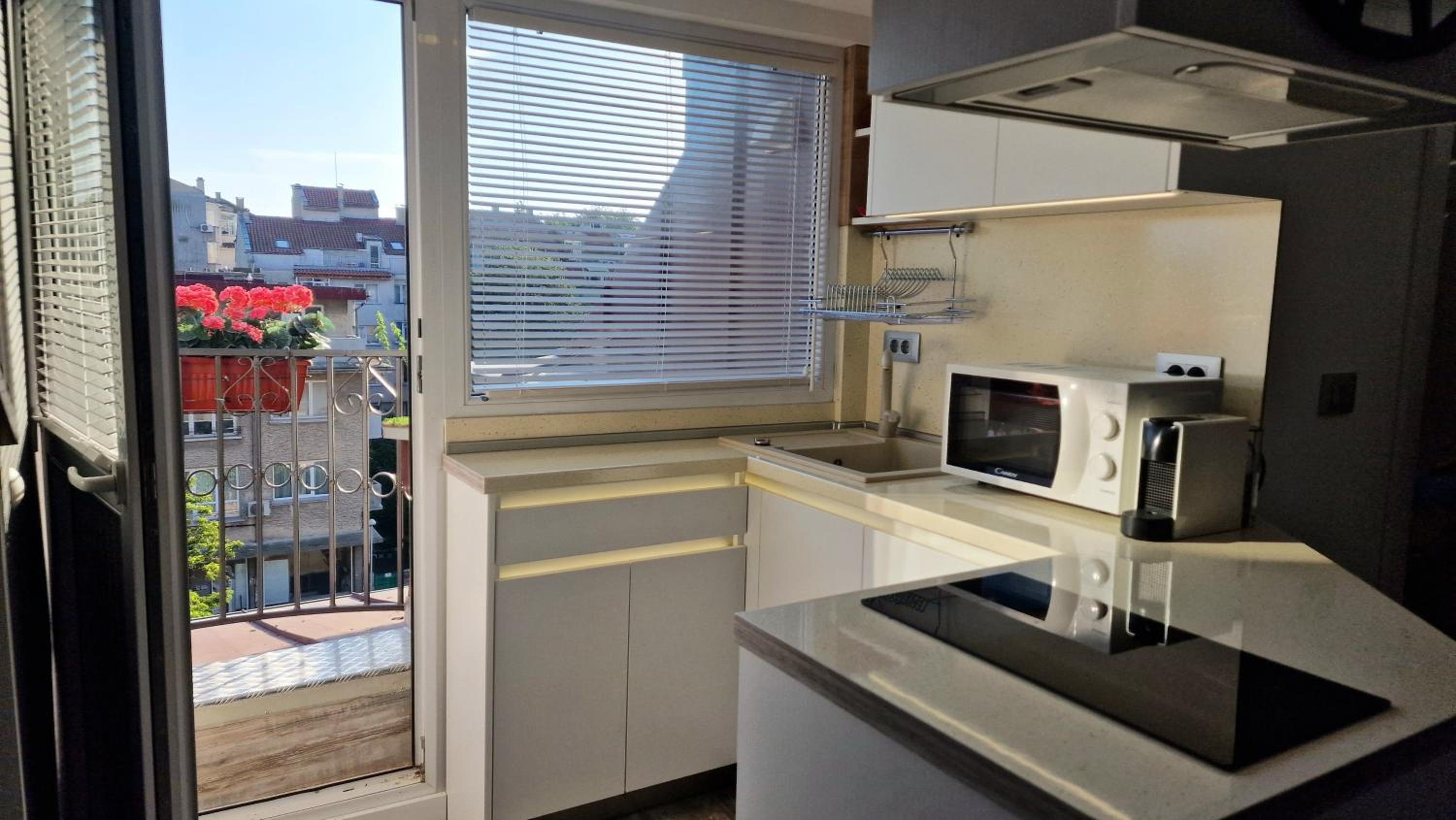Charming City Center Loft Apartment