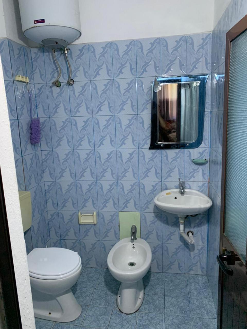 Mani rooms