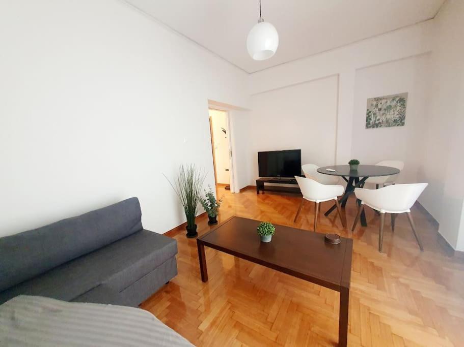 George's Cozy 60m2 Apartment 7' Metro