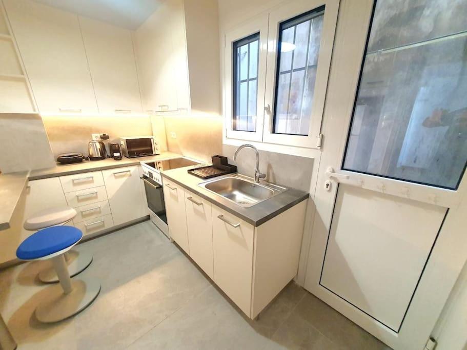 George's Cozy 60m2 Apartment 7' Metro