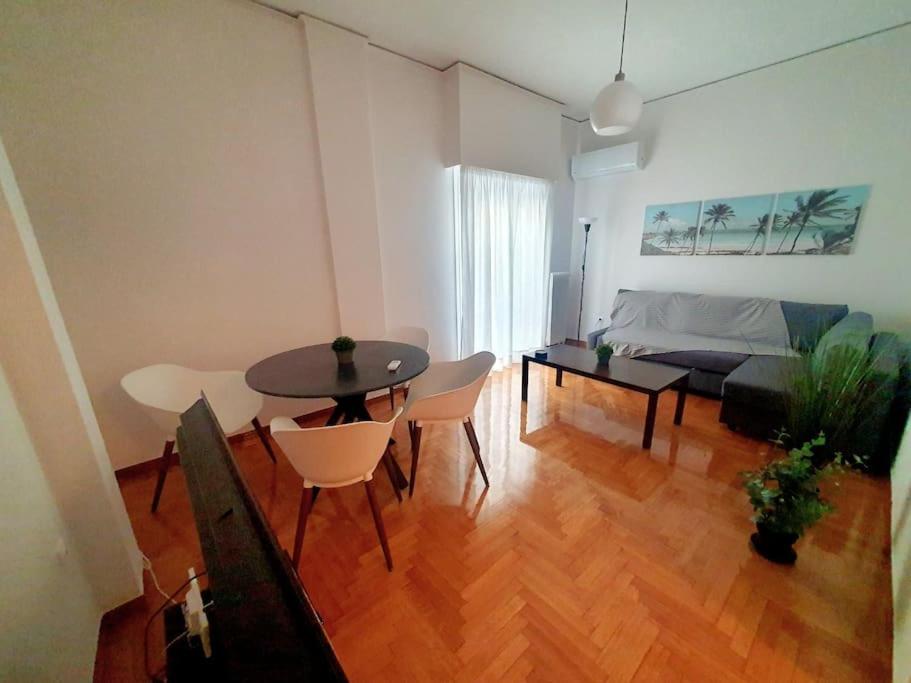 George's Cozy 60m2 Apartment 7' Metro