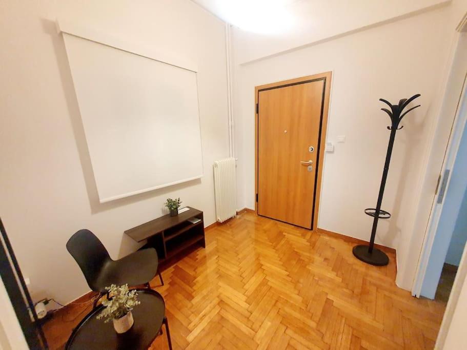 George's Cozy 60m2 Apartment 7' Metro