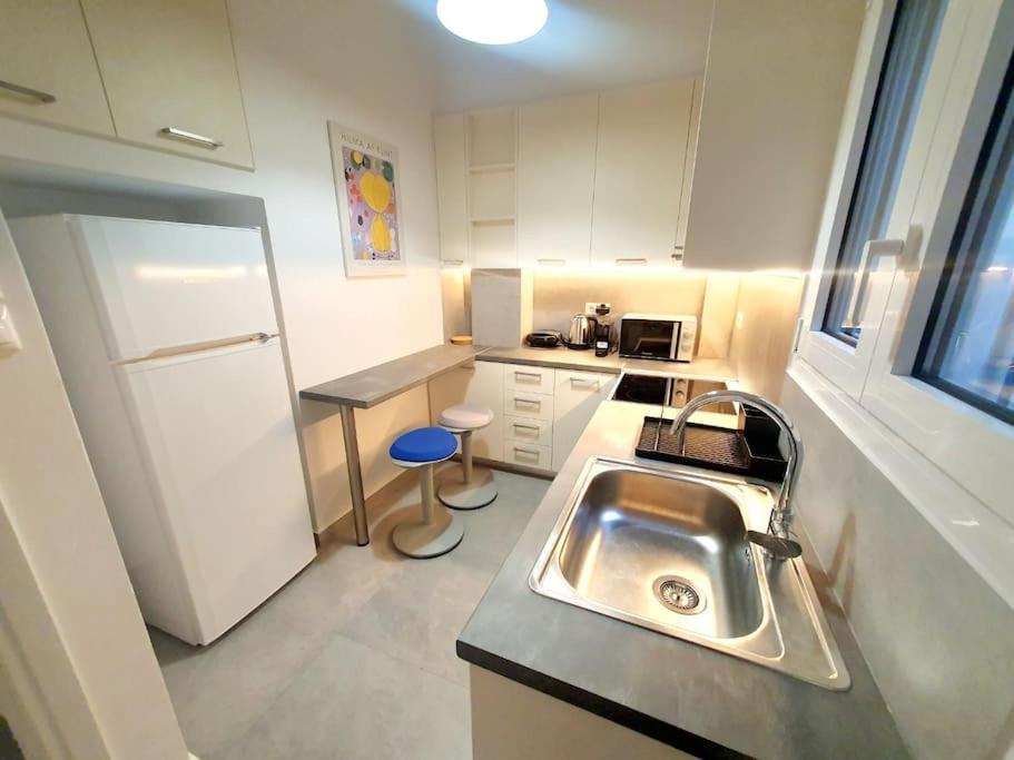 George's Cozy 60m2 Apartment 7' Metro