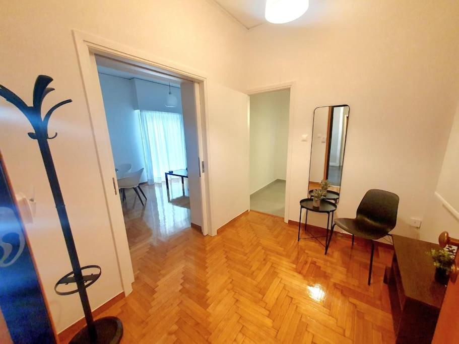 George's Cozy 60m2 Apartment 7' Metro
