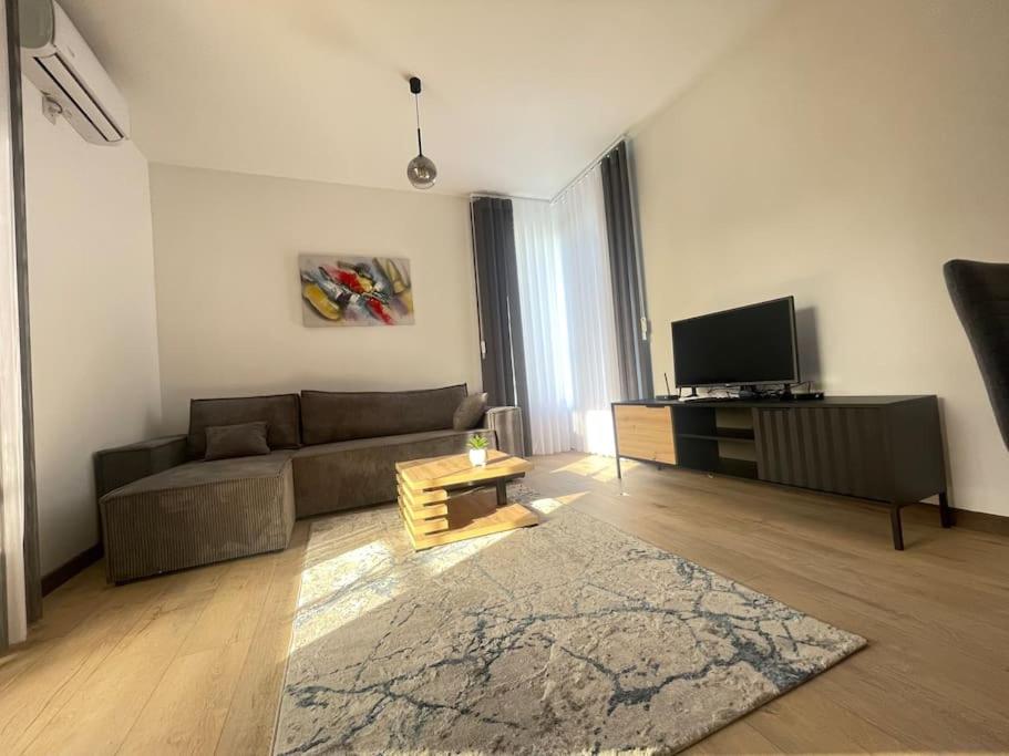 Elegance Estate - free parking