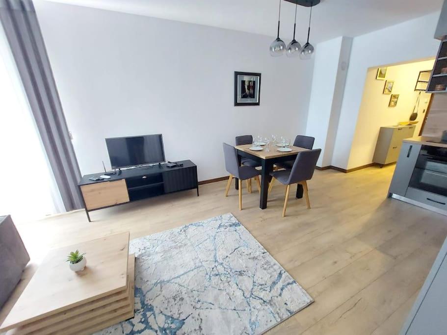 Elegance Estate - free parking
