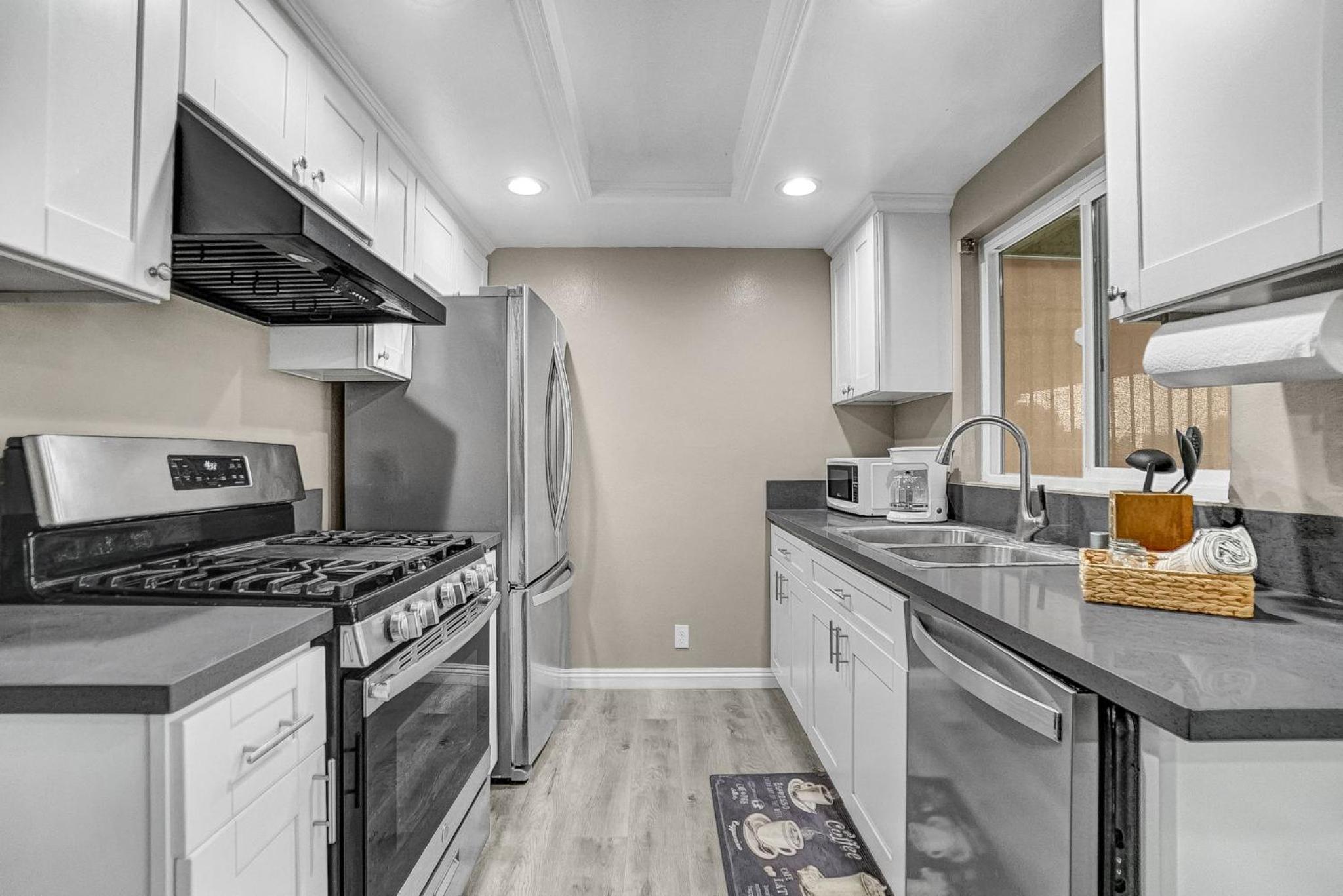 3BR/3BA Townhouse in El Monte - Property Image 7