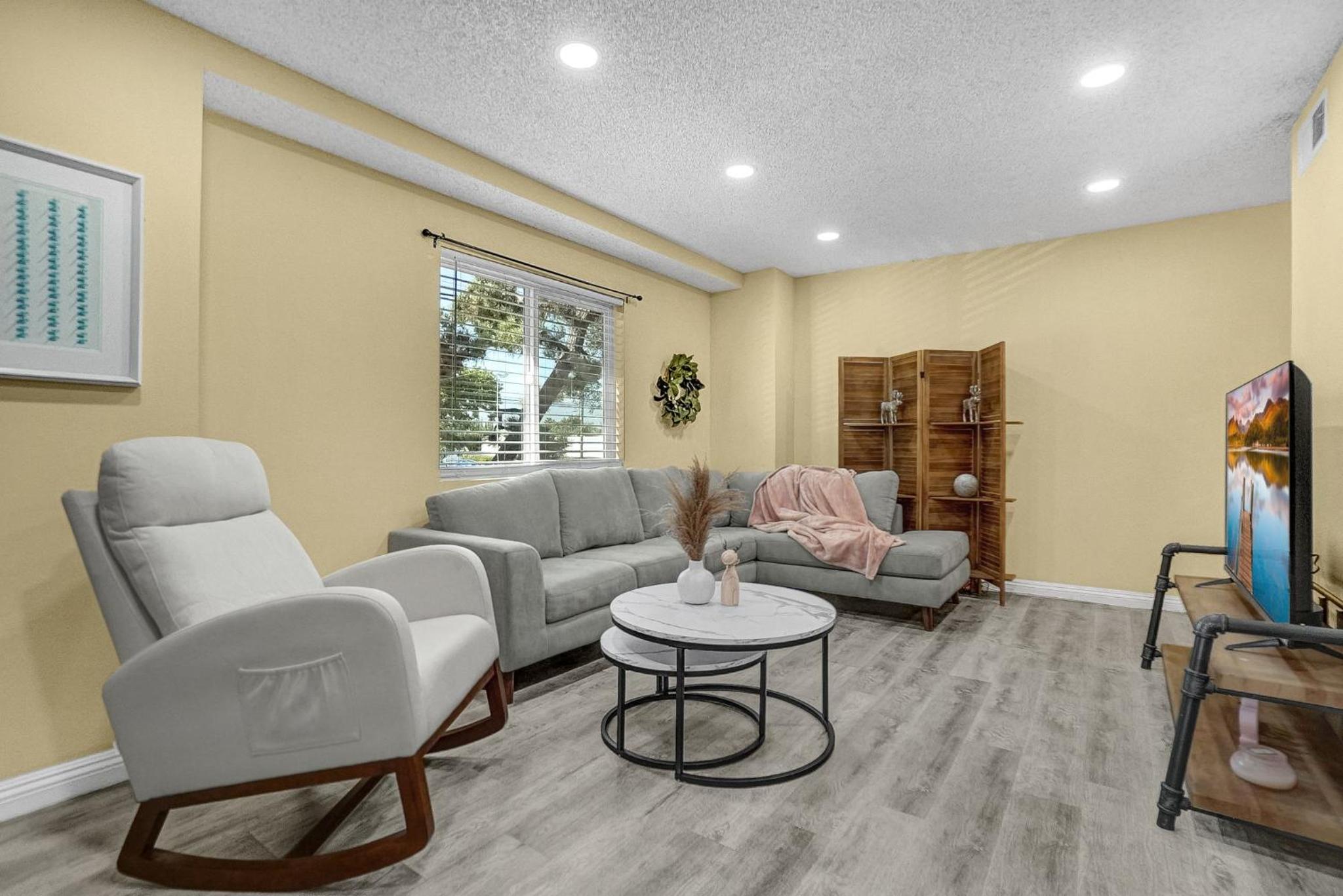 3BR/3BA Townhouse in El Monte - Property Image 12