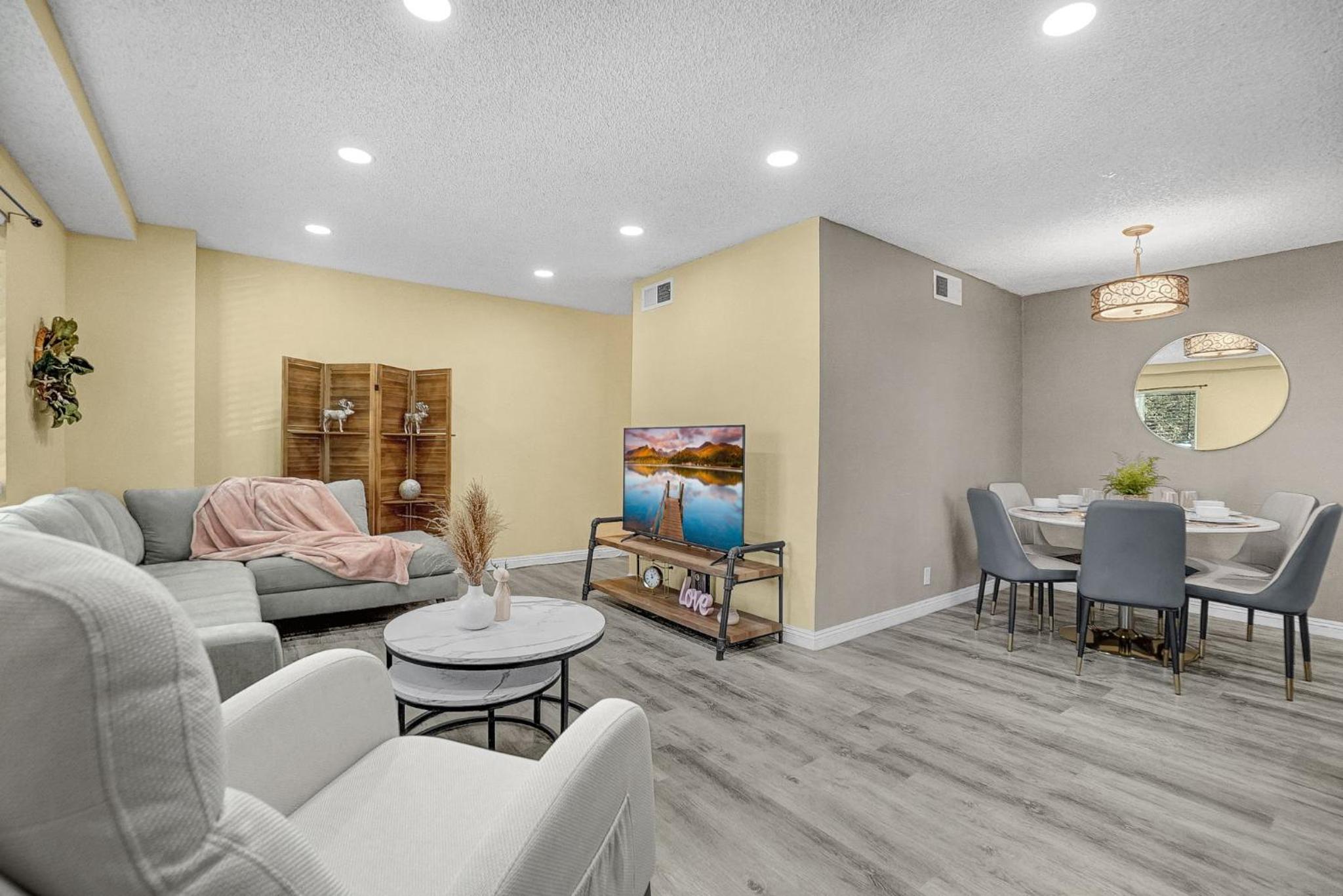 3BR/3BA Townhouse in El Monte - Property Image 24