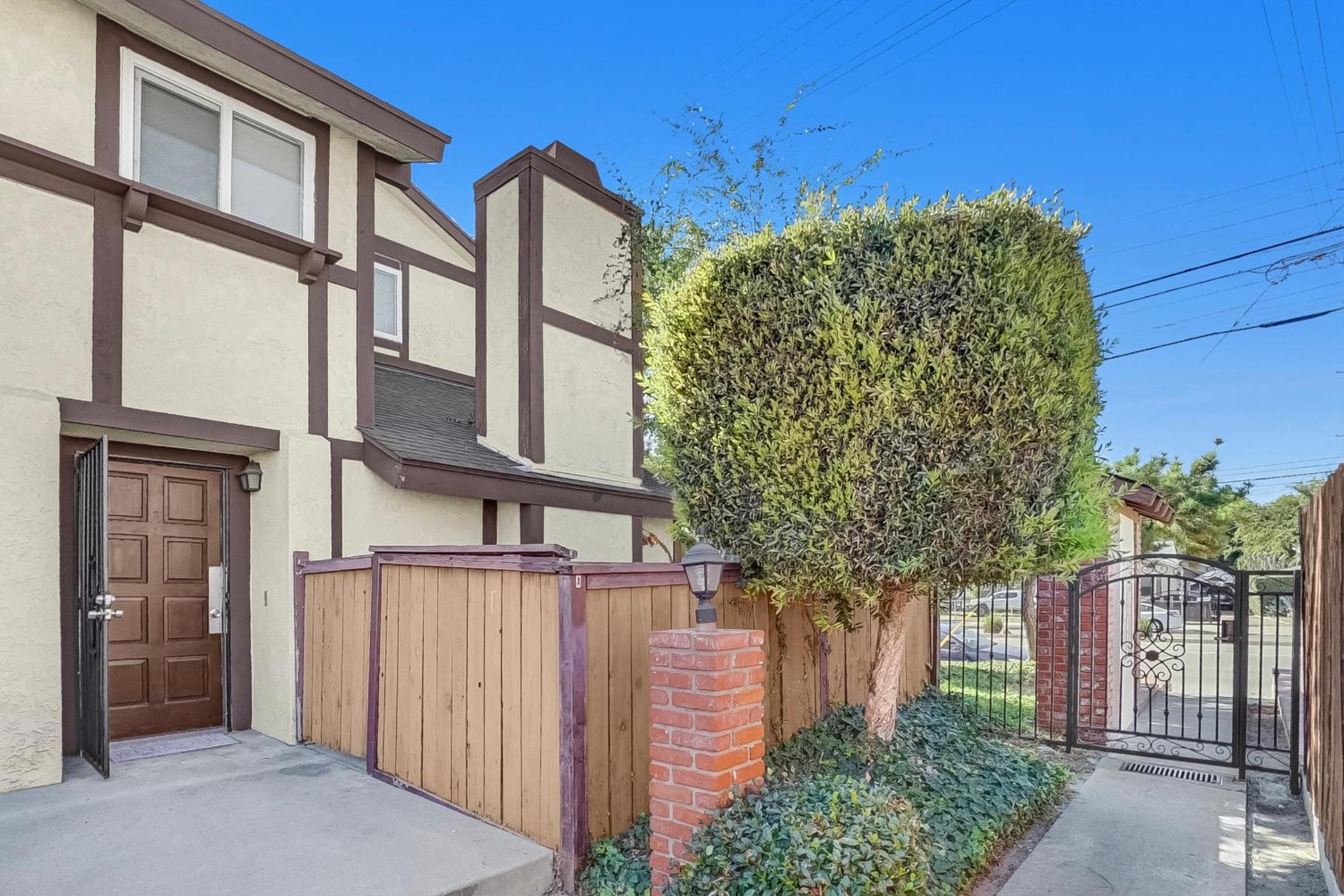 3BR/3BA Townhouse in El Monte - Property Image 20