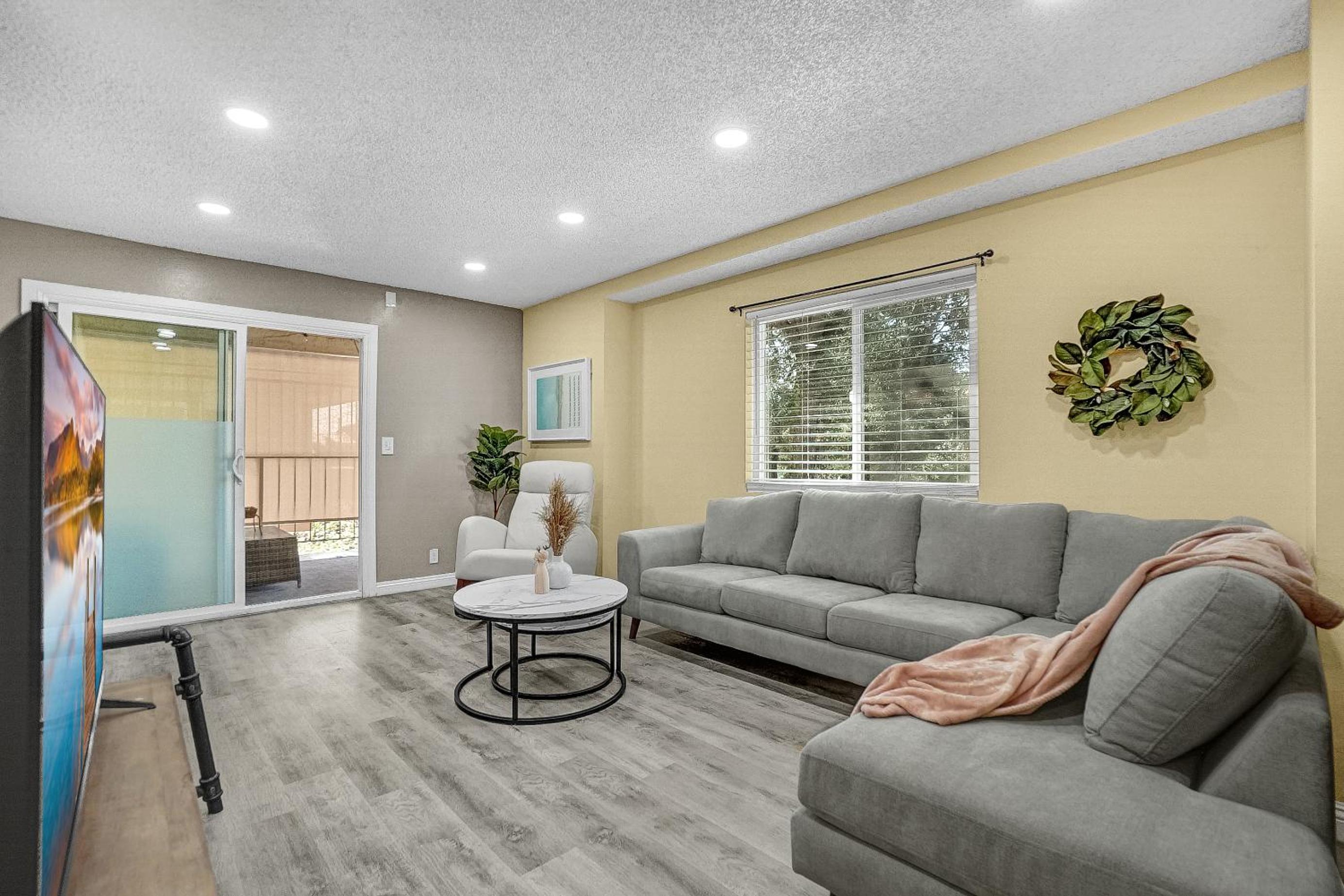 3BR/3BA Townhouse in El Monte - Property Image 19