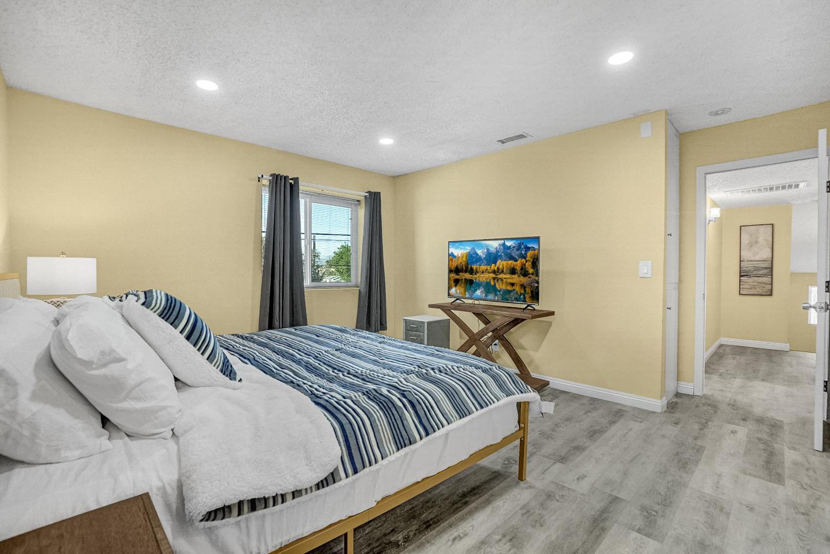 3BR/3BA Townhouse in El Monte - Property Image 33