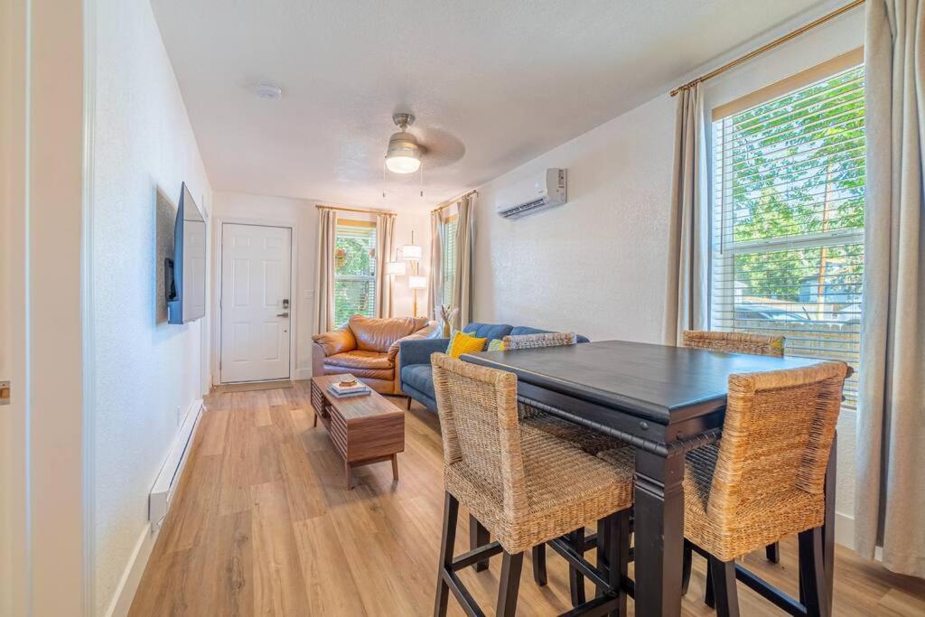 Charming 2BR in Reno with Cozy Patio Pets Welcome view 4