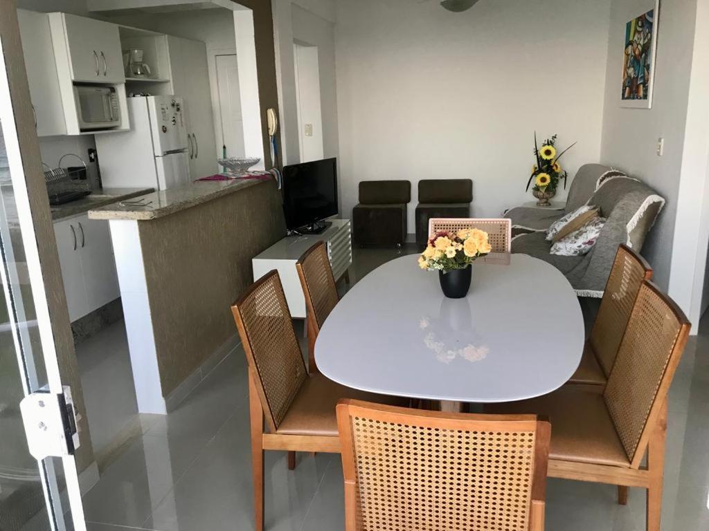 Apartamento pé na areia em Ingleses-SC