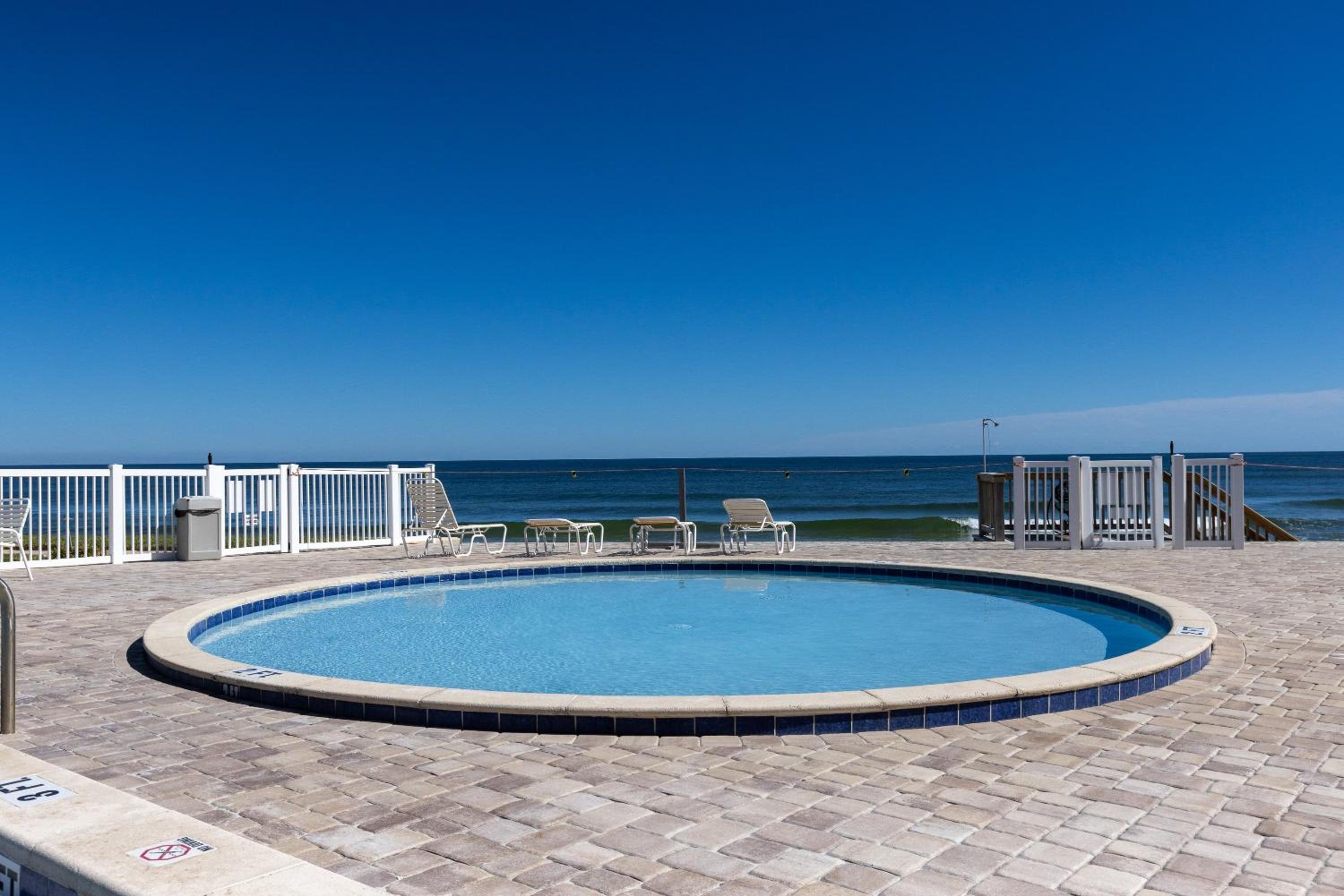 3 Lil Birds Surfside Condo Ocean View Pool Kiddie Pool
