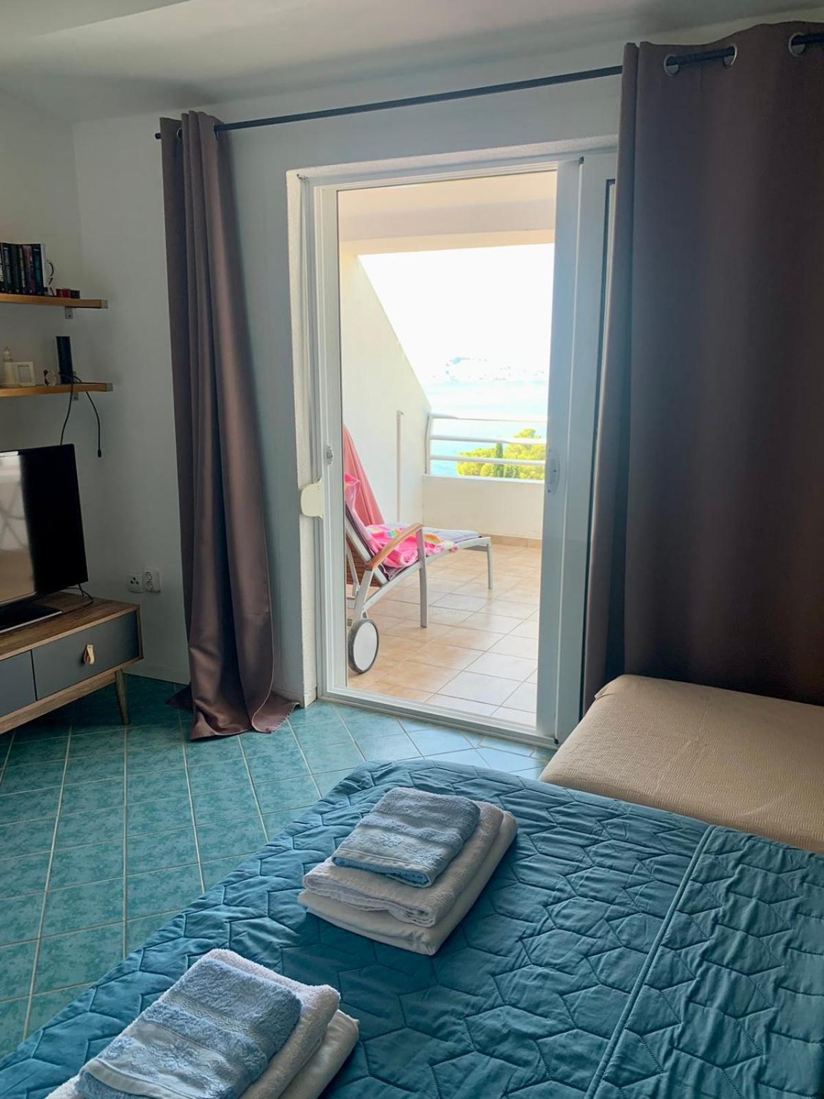 Photo 77