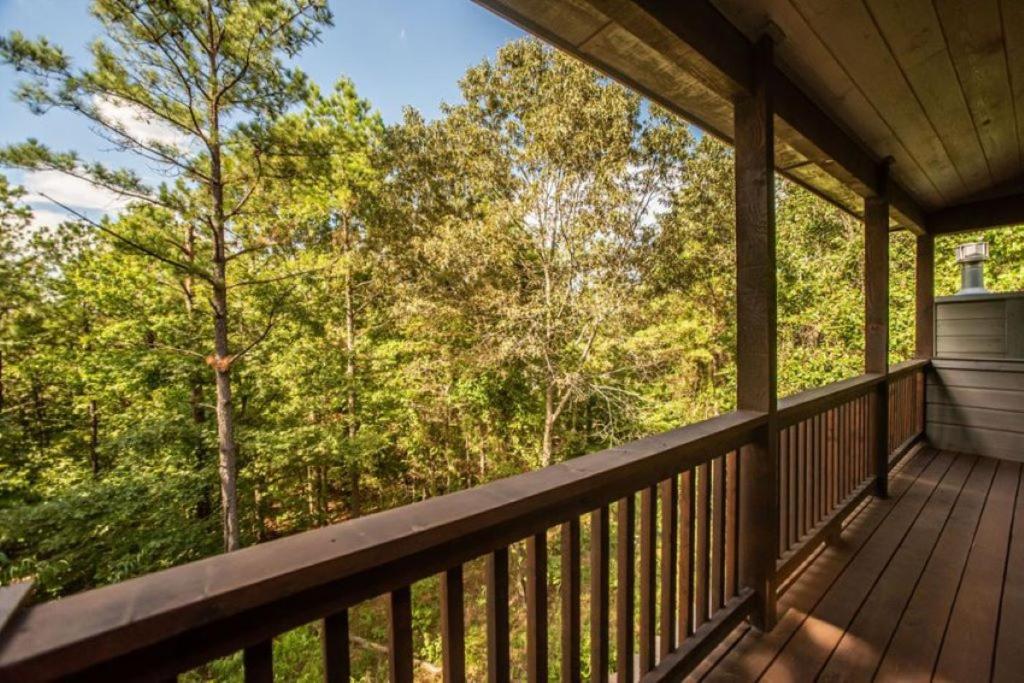 Merlot Mountain with Pool, Hot Tub, Romantic Getaway view 3