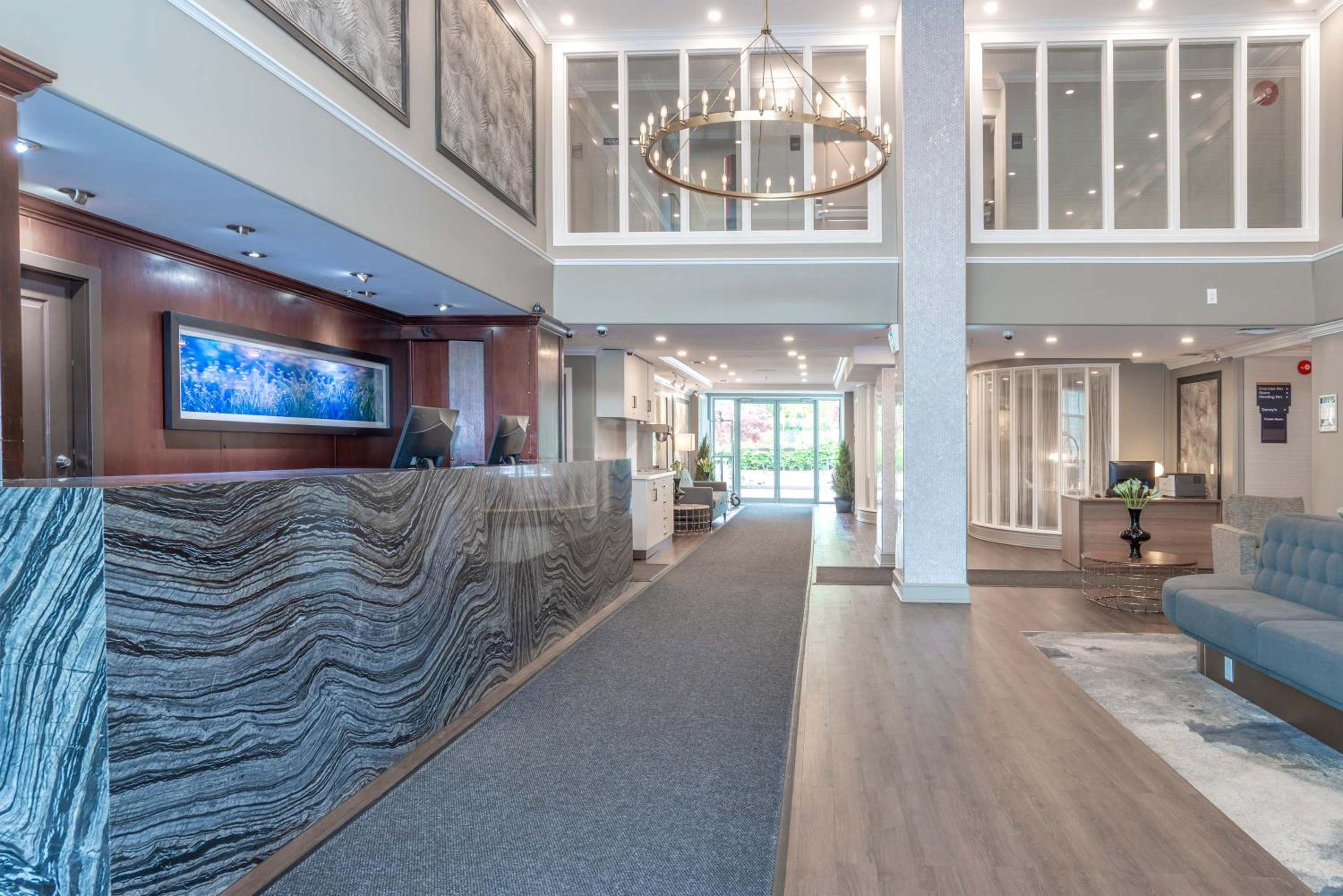 Langley Vacations - Sandman Hotel Langley - Property Image 4