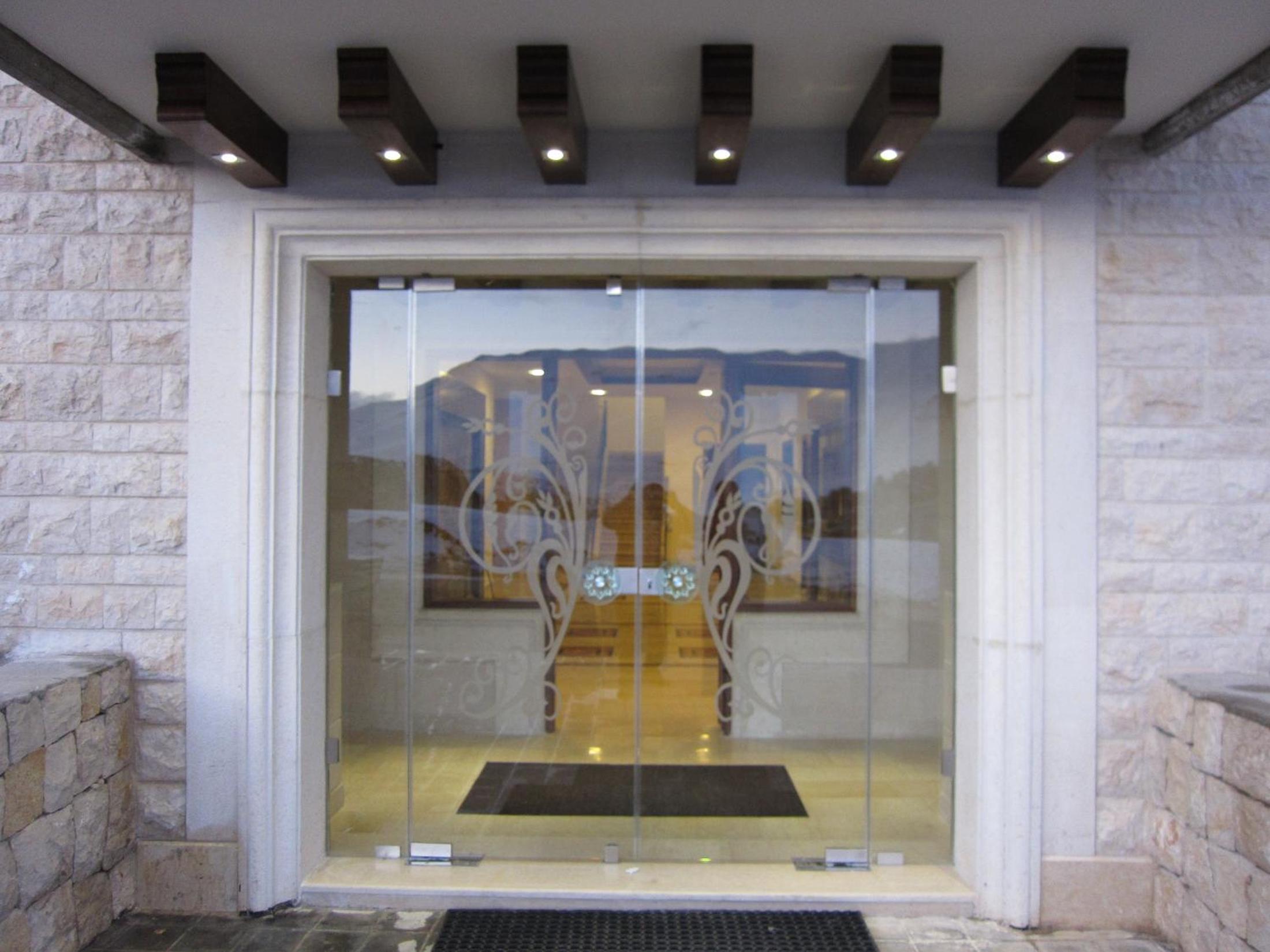 Cedars Palace