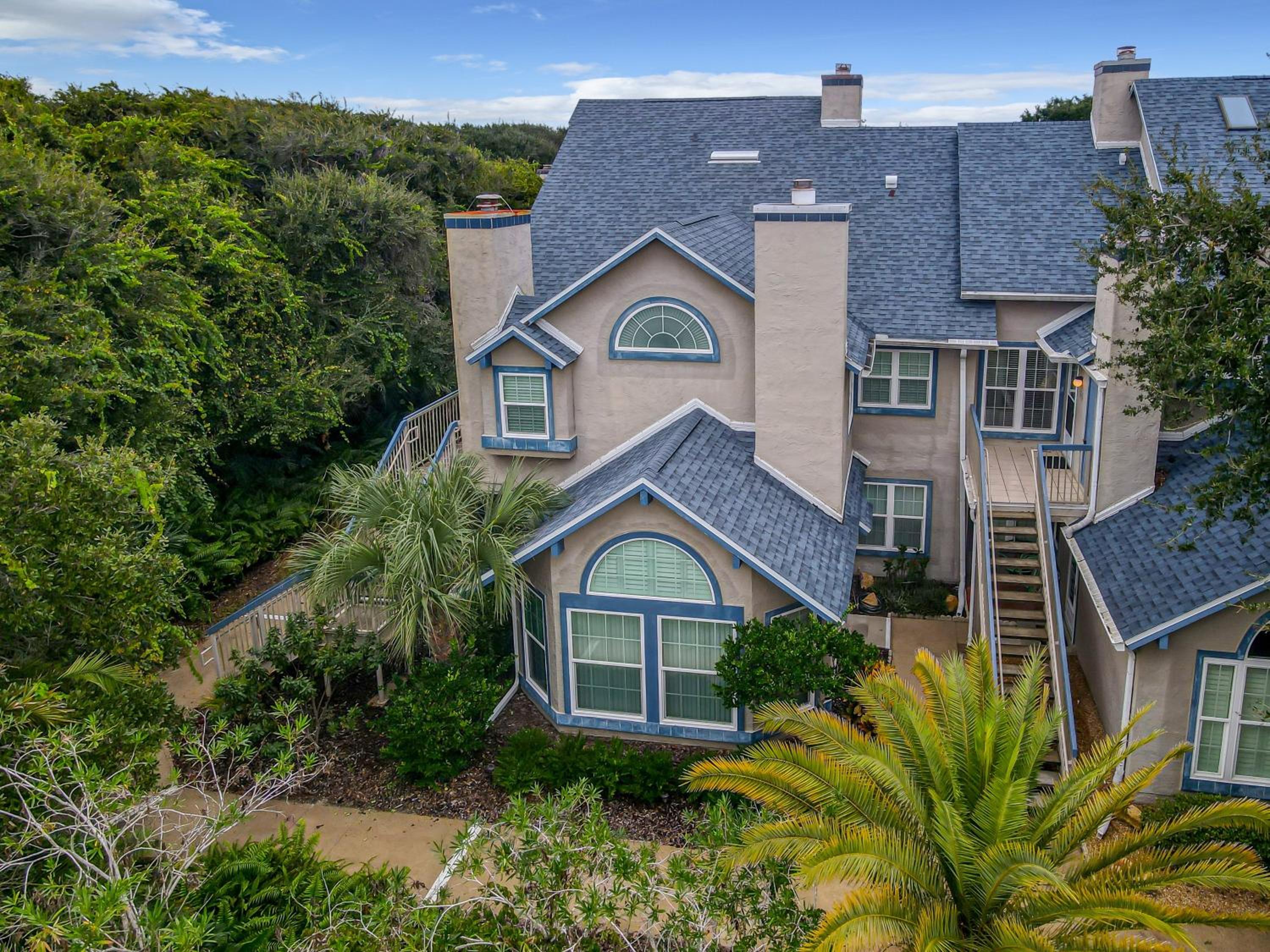 Sun Beach Club 861 Across from Beach Close to Pool Hot Tub Walk to shopping and dining view 3