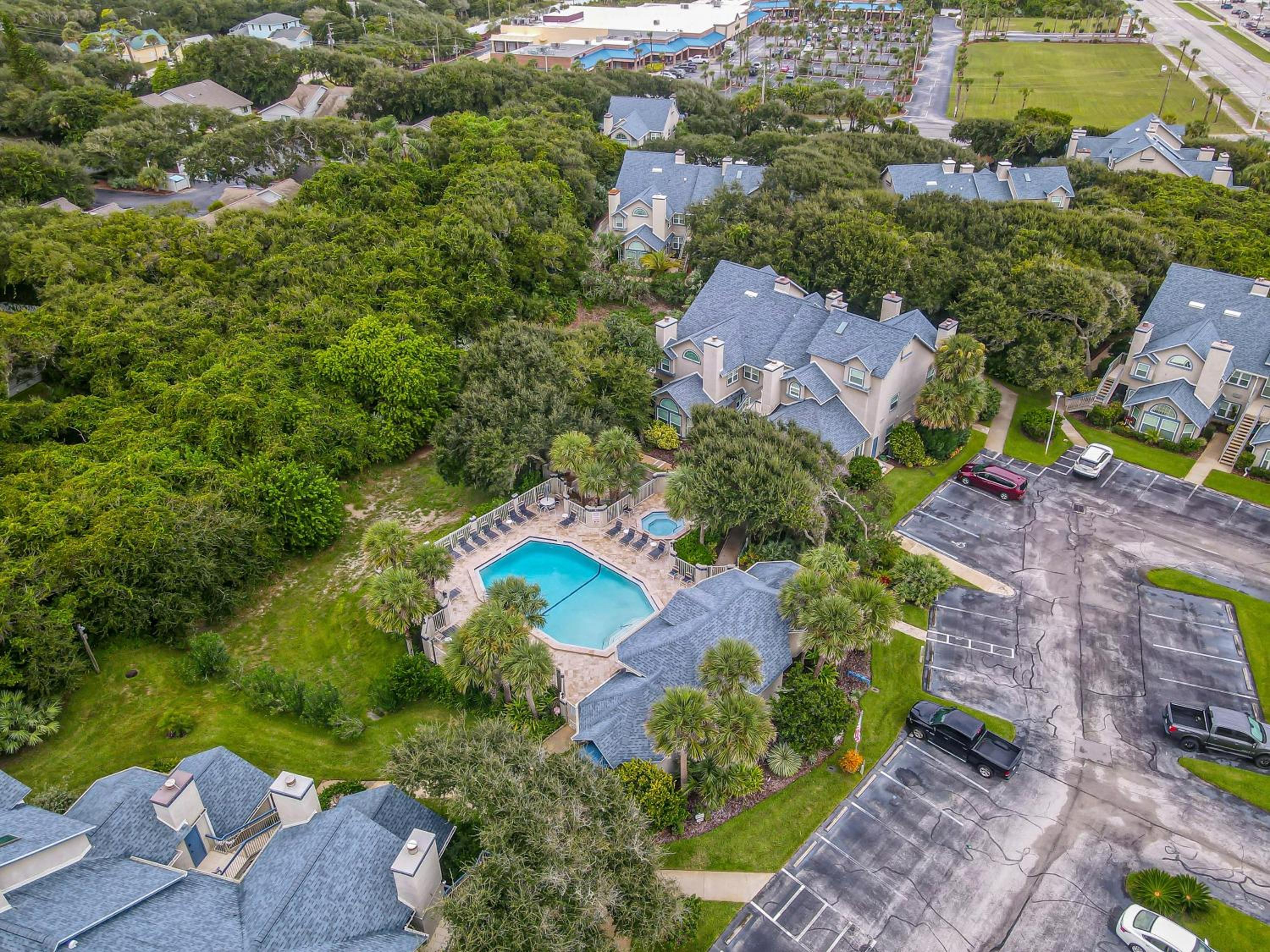 Sun Beach Club 861 Across from Beach Close to Pool Hot Tub Walk to shopping and dining view 5
