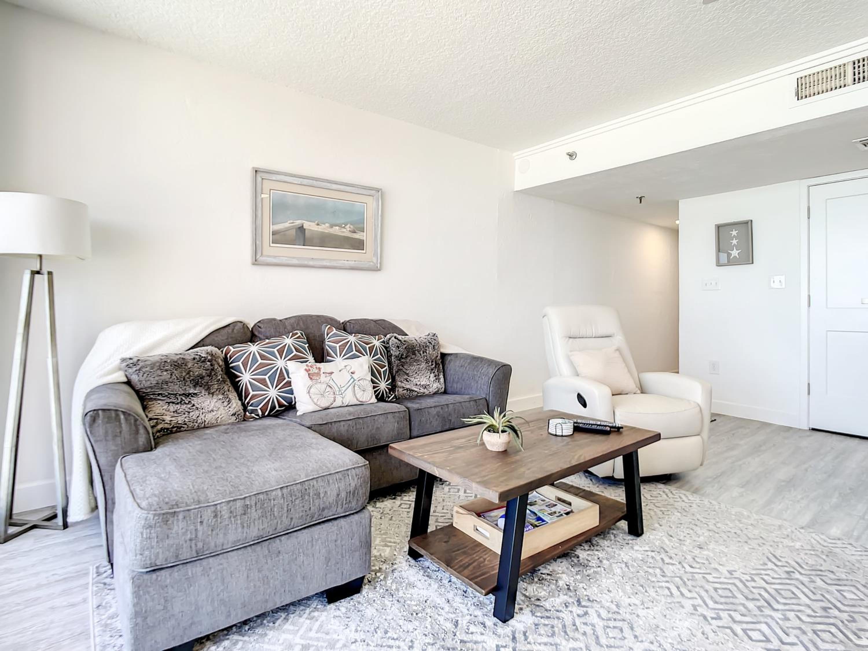 Oceanfront Sunrise Overlooking Pool Walk to shopping dining Sunrise 805 view 5