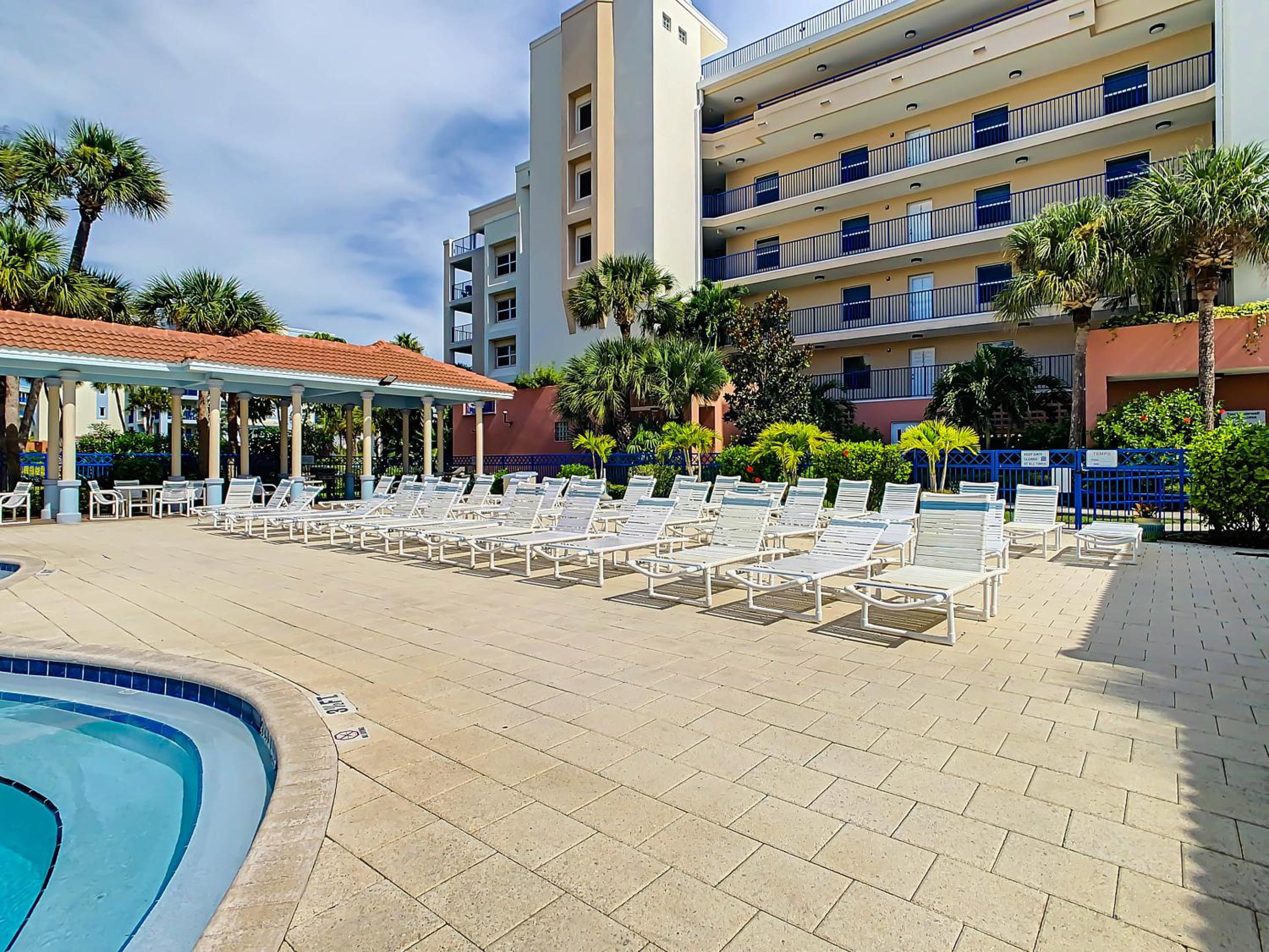 Bright and cheery 3 2 overlooking the estuary Ocean Walk Building OW4-503 view 2