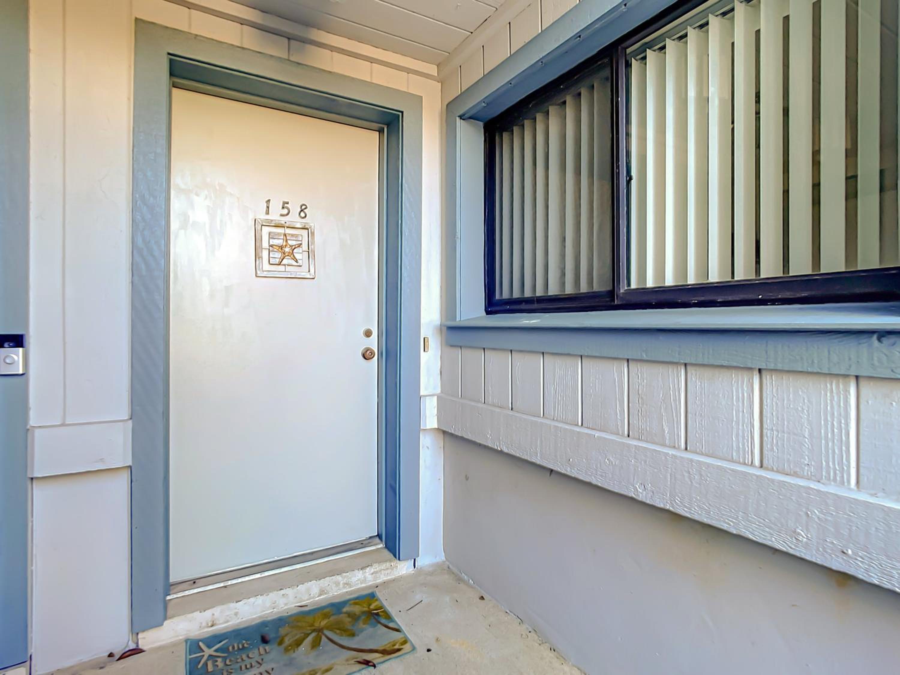 Lovely 1 bedroom 1 bath condo located within walking distance to car free beach. SC158