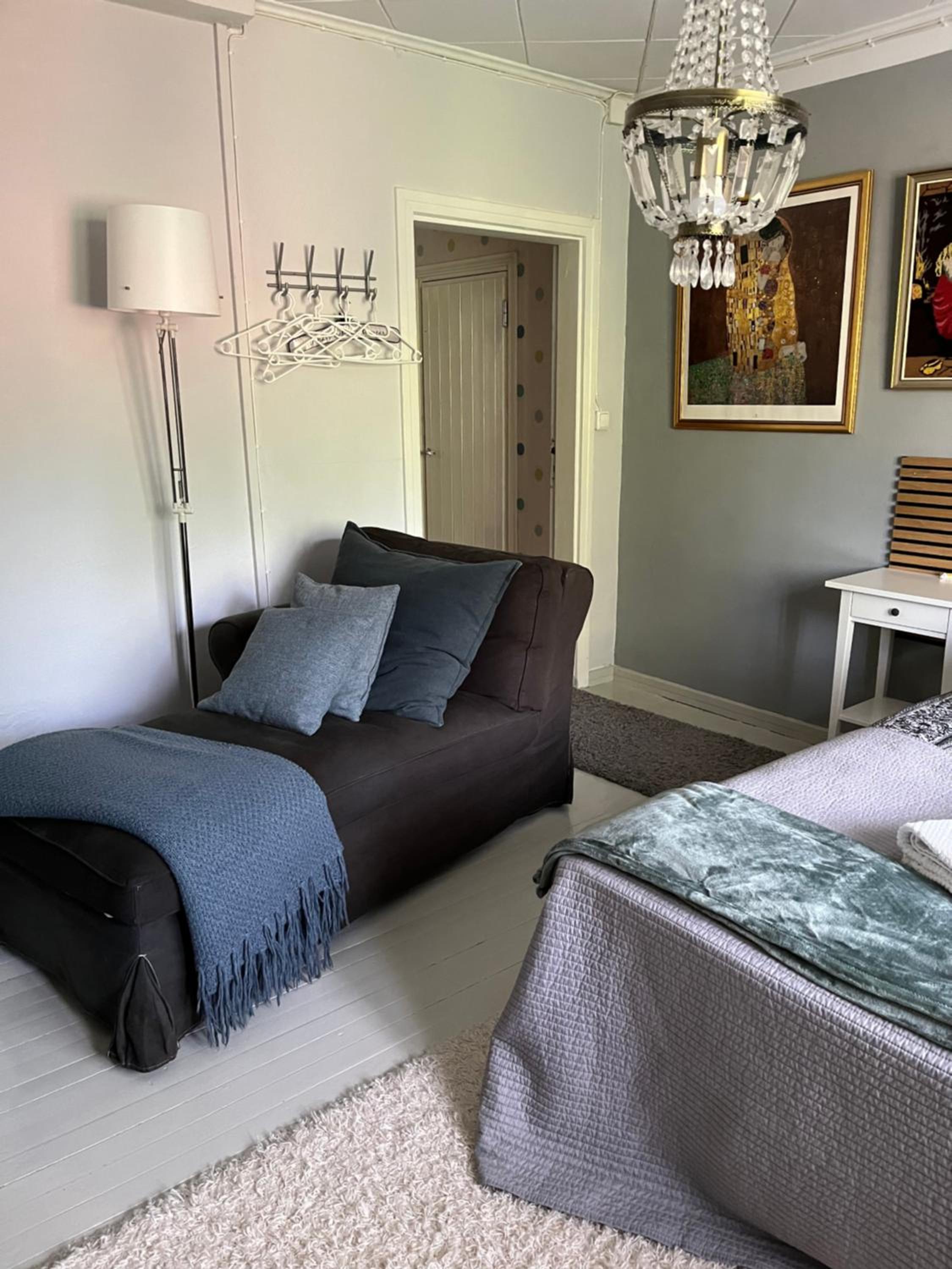 Idyllic upstairs apartment with two bedrooms