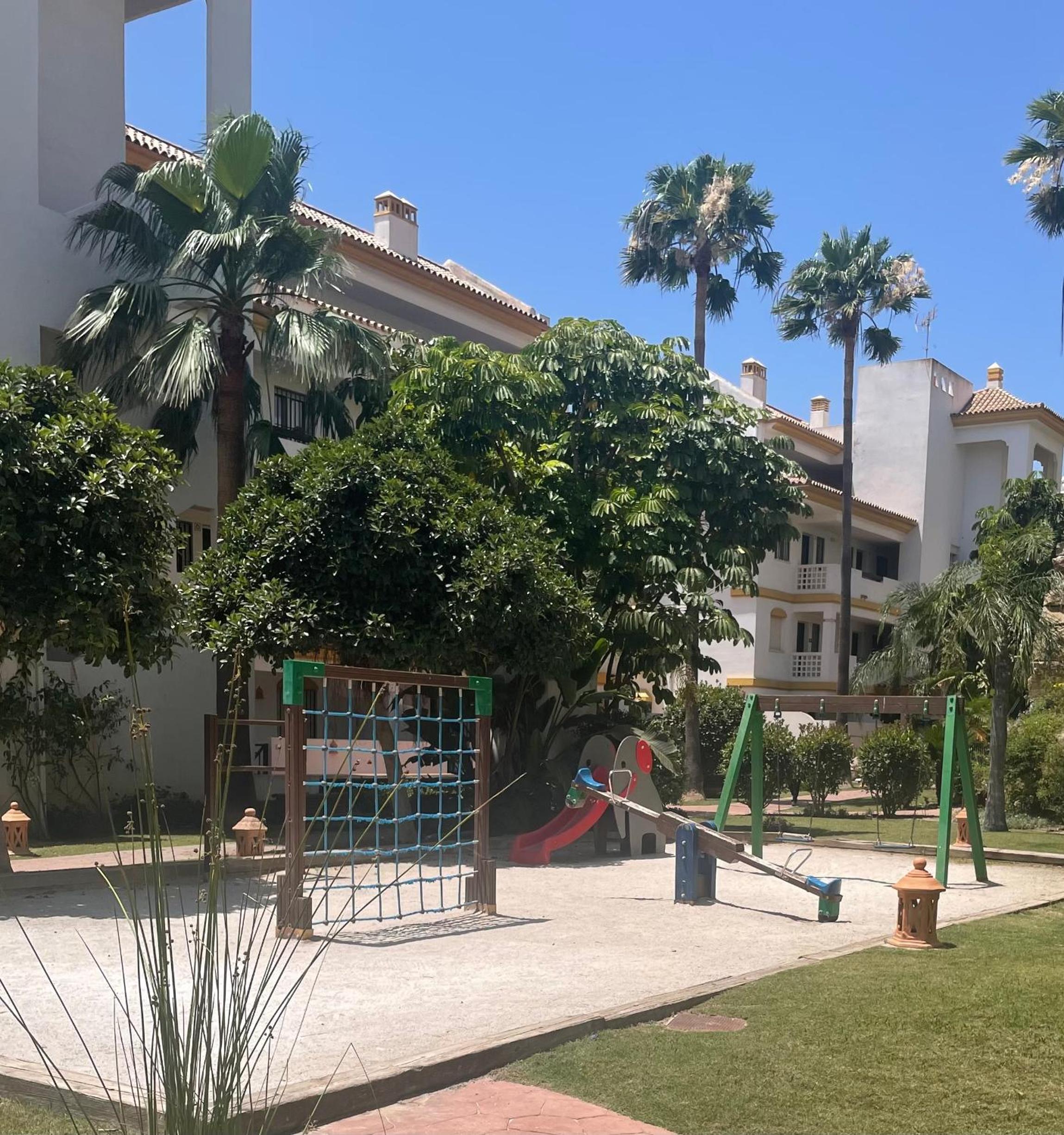 Modern Sea & Golf View 2-Bedroom Apartment with Pool and Terrace in Mijas