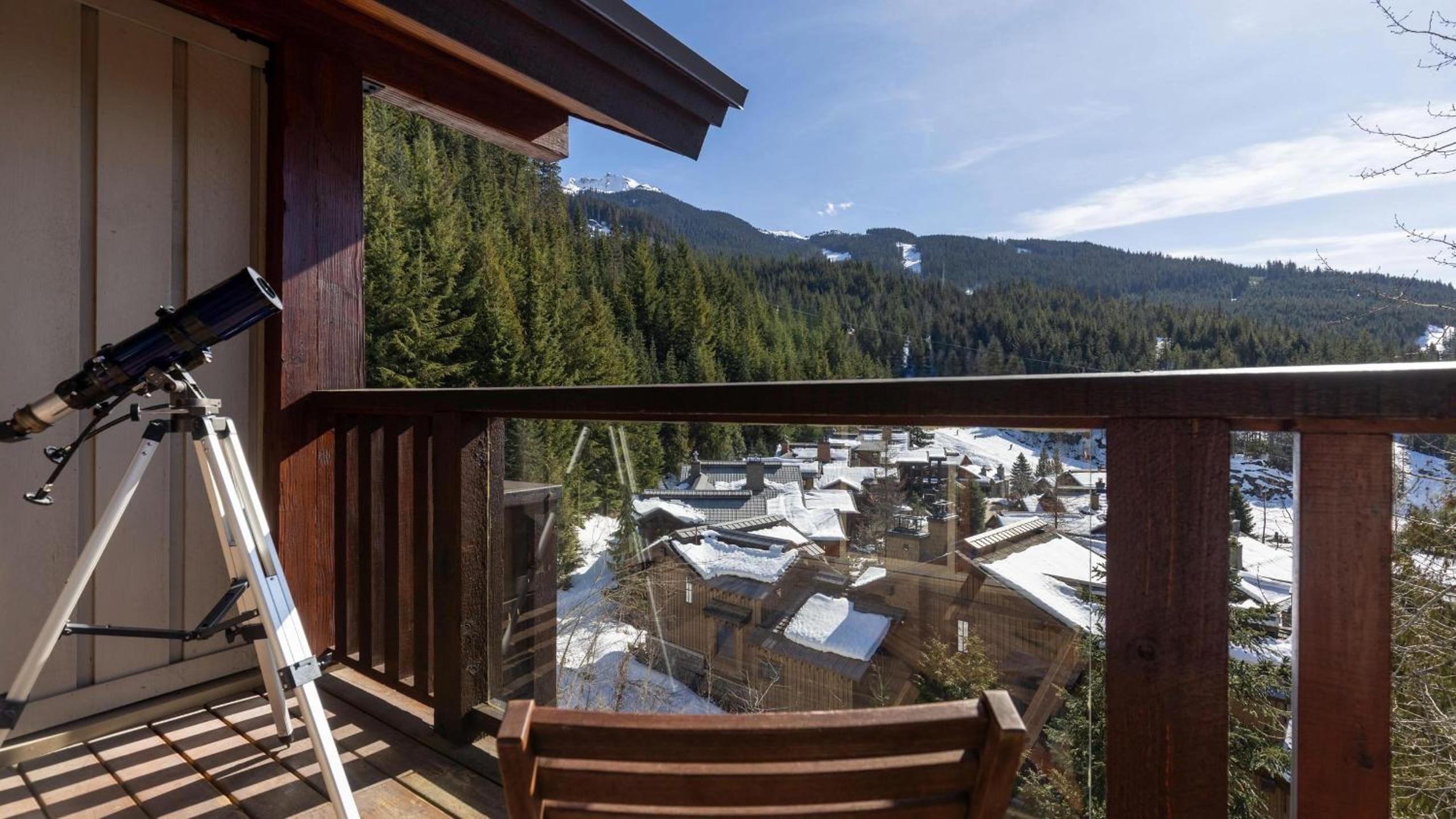 Taluswood The Lookout 9 | Private & Spacious Ski-in-Ski-Out w/ Hot Tub, Fireplace & Garage