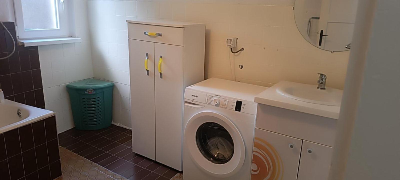 Ira Apartment