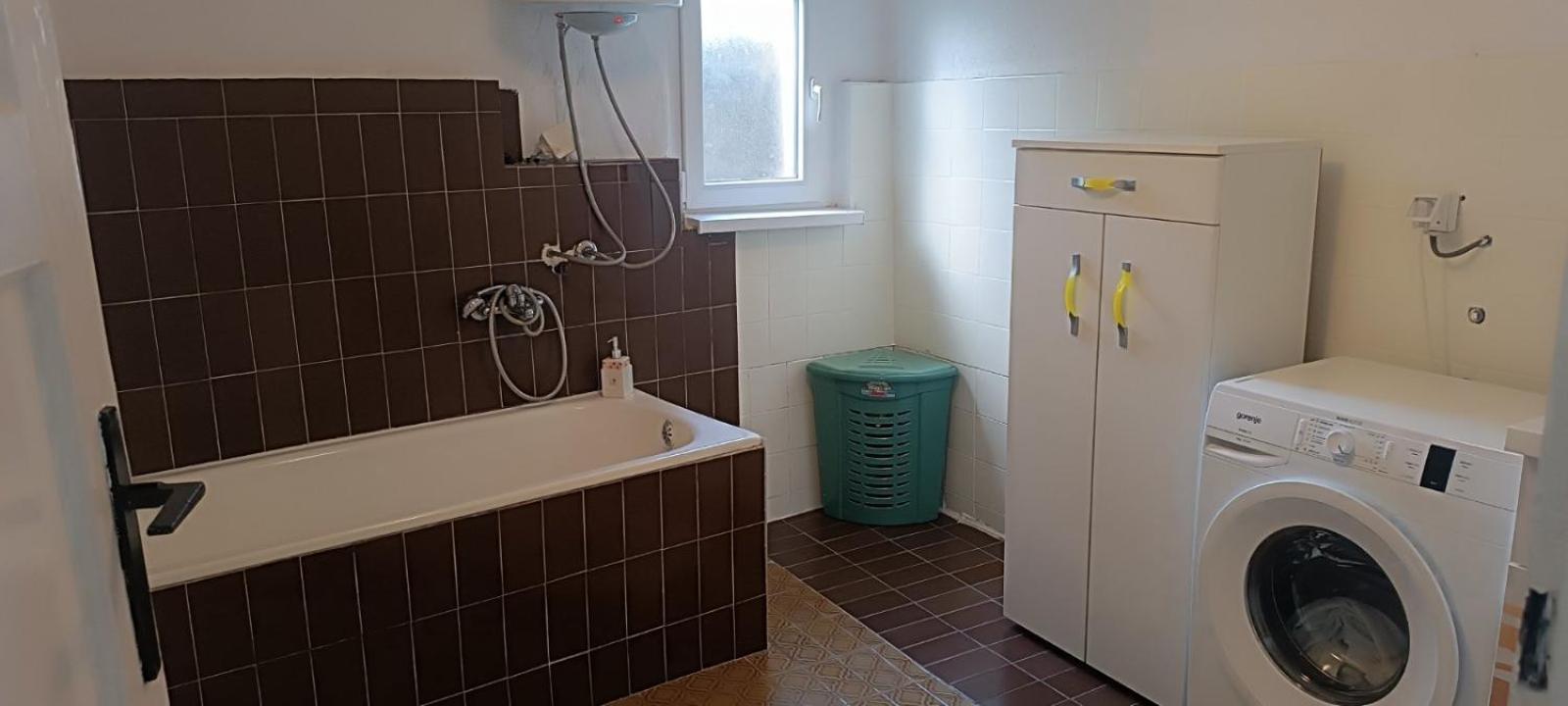 Ira Apartment