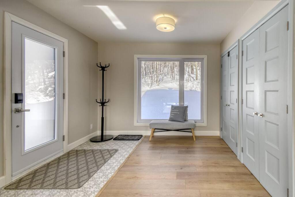 Lakeview Luxe Chalet Private Jacuzzi Lake Access