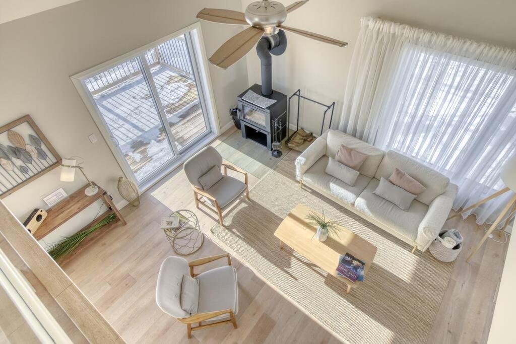Lakeview Luxe Chalet Private Jacuzzi Lake Access