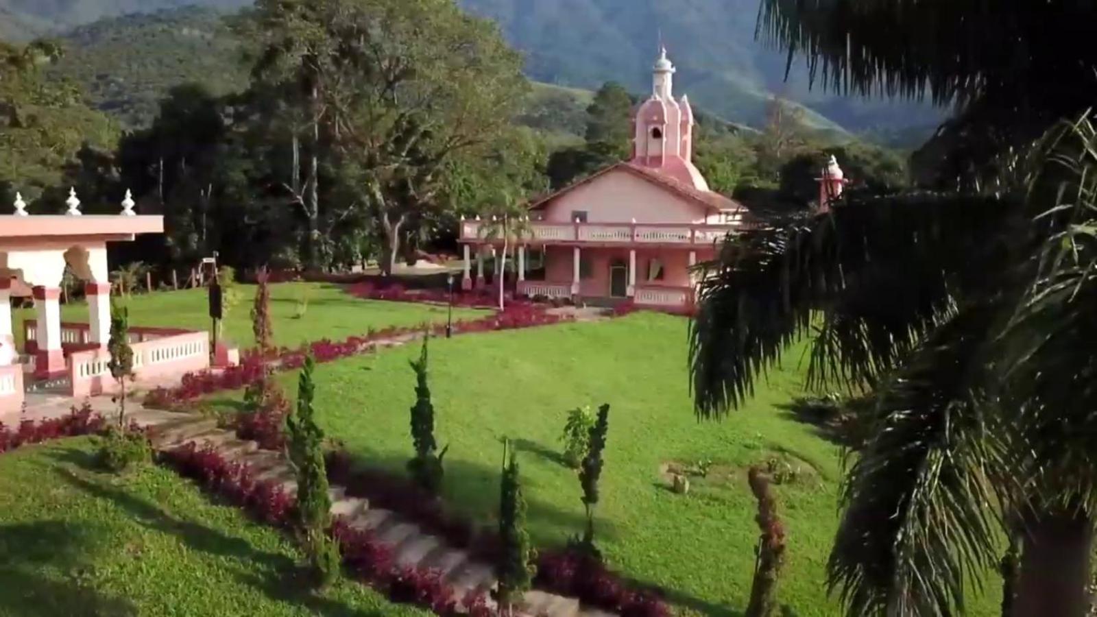 Hospedaria Nova Gokula - Lótus -