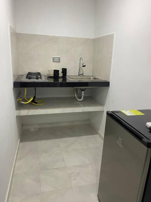 Cómodo Apto 102 muy cerca al aeropuerto