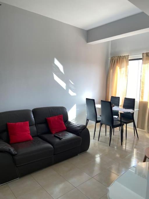 T1 ESPAÇOSO - MINDELO - Casa Sonia e Toton