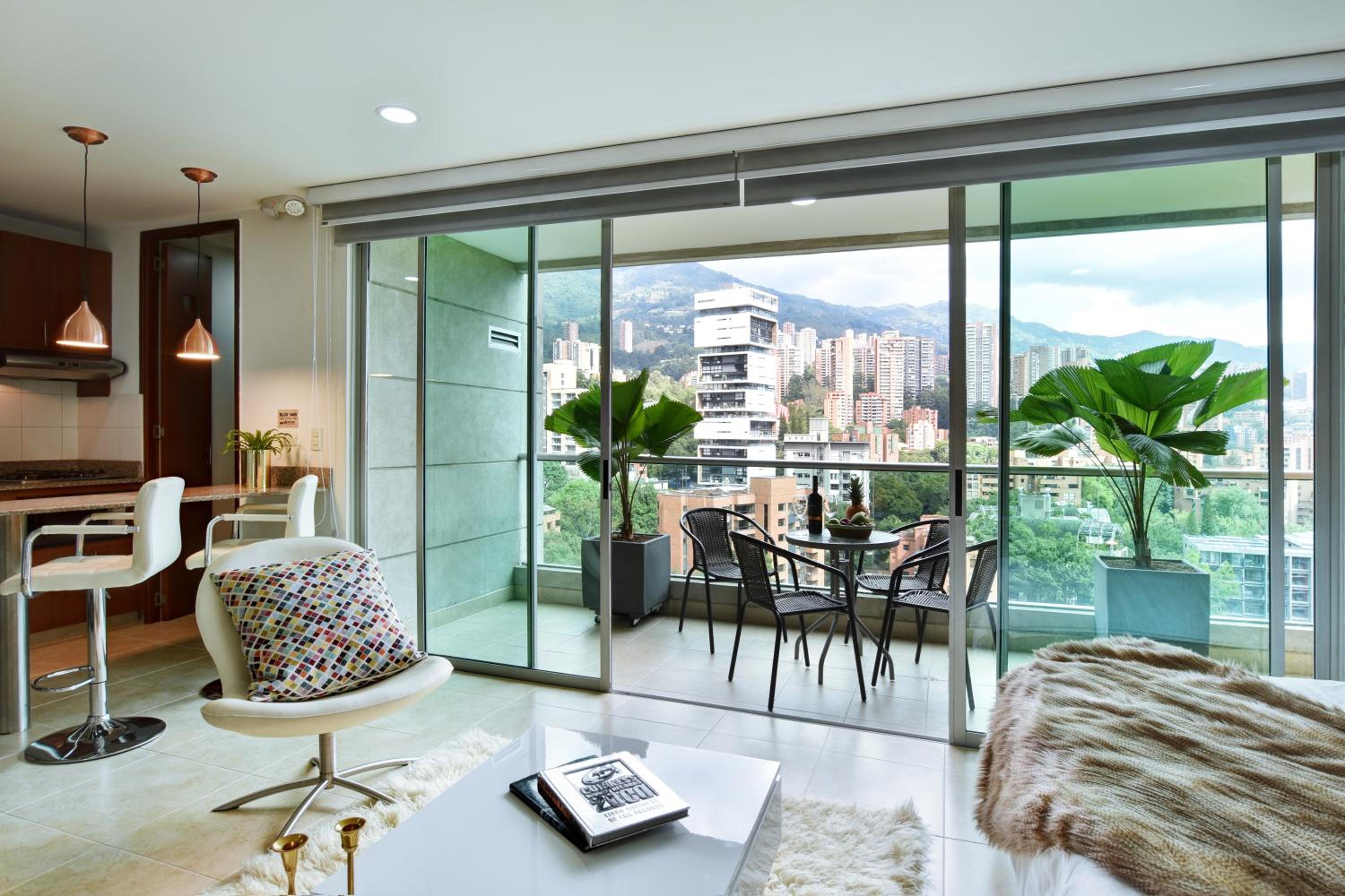 Blux Apartments Medellin