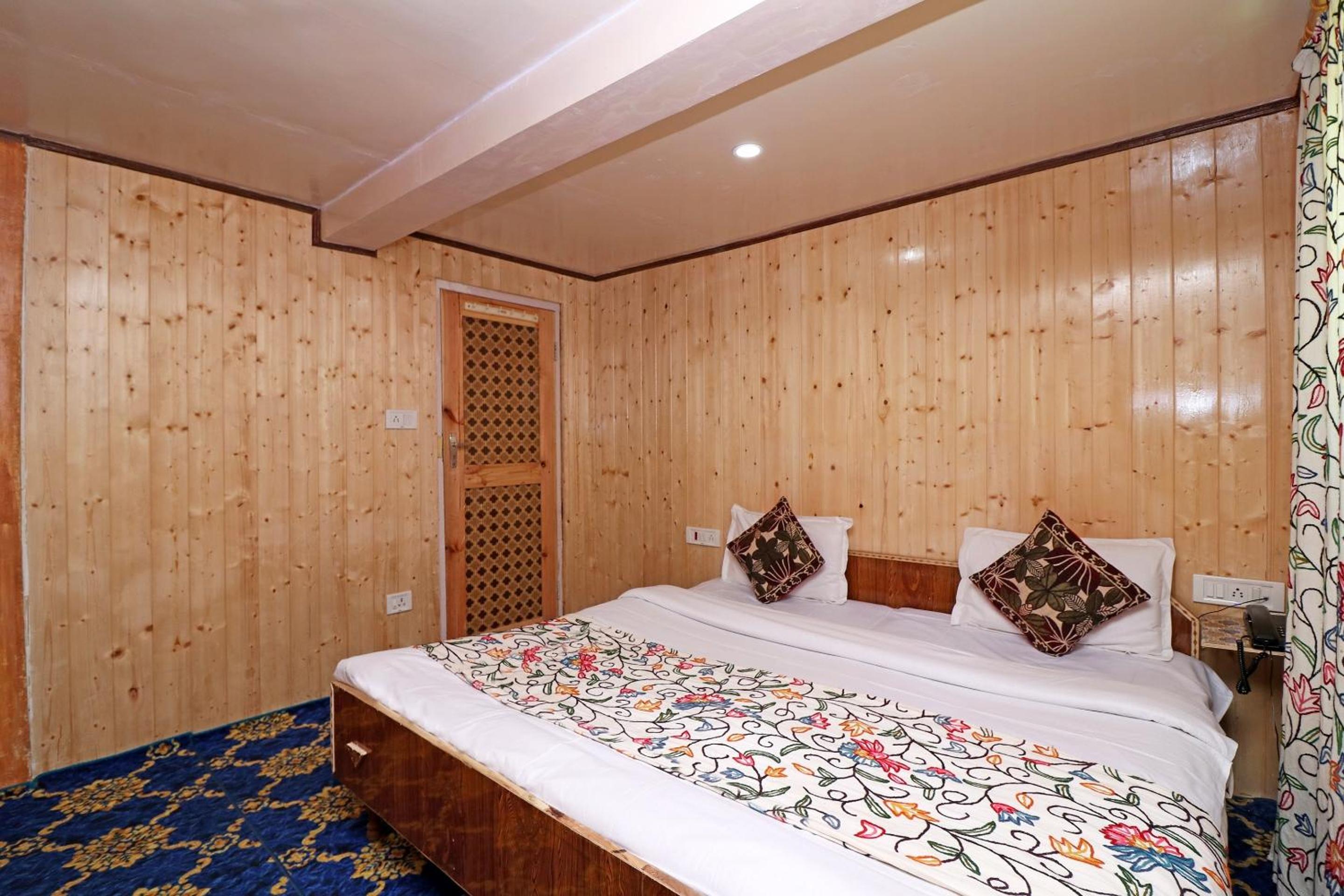 Hotel Bright Palace