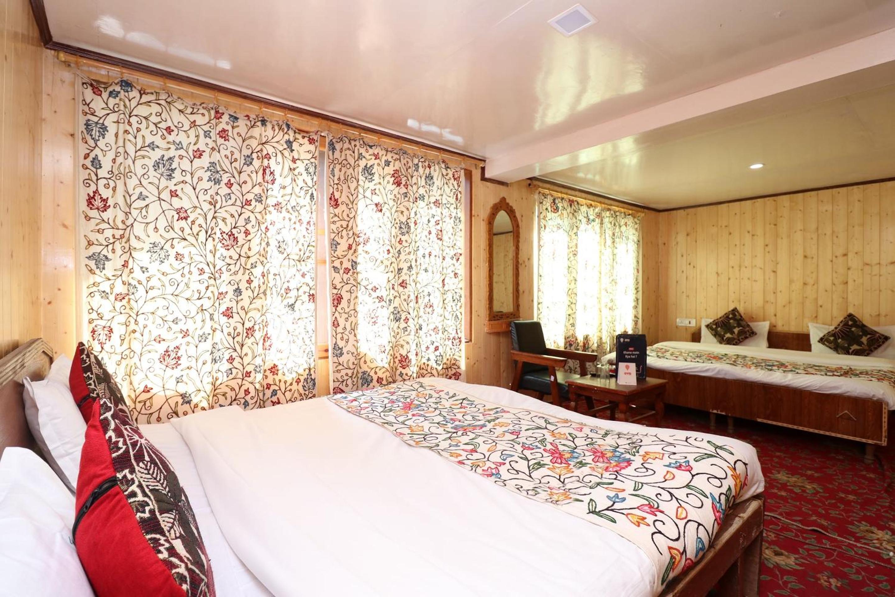 Hotel Bright Palace