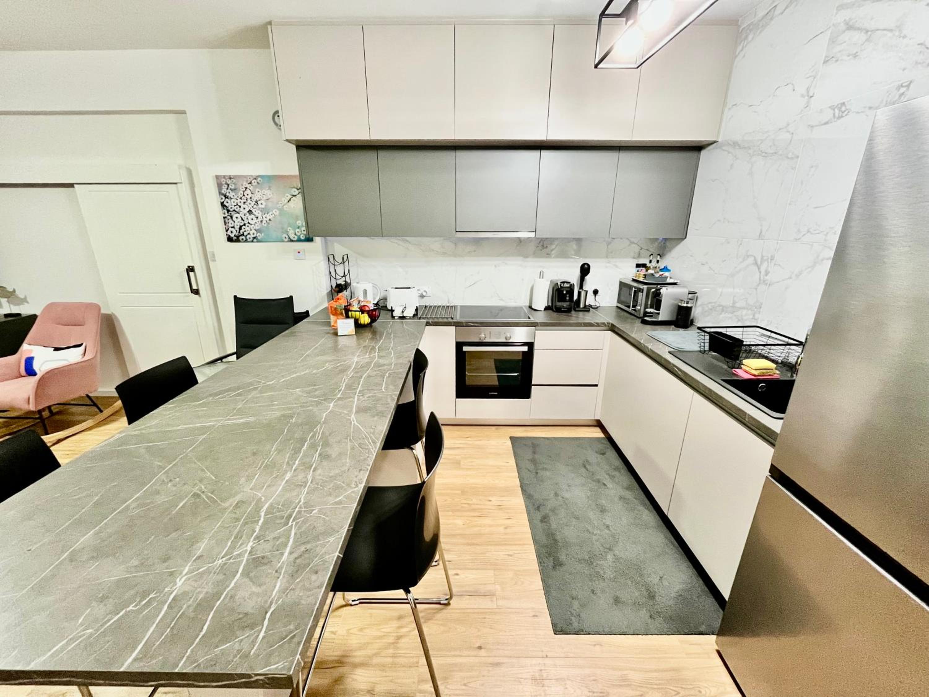 Modern apartment near McKenzie beach