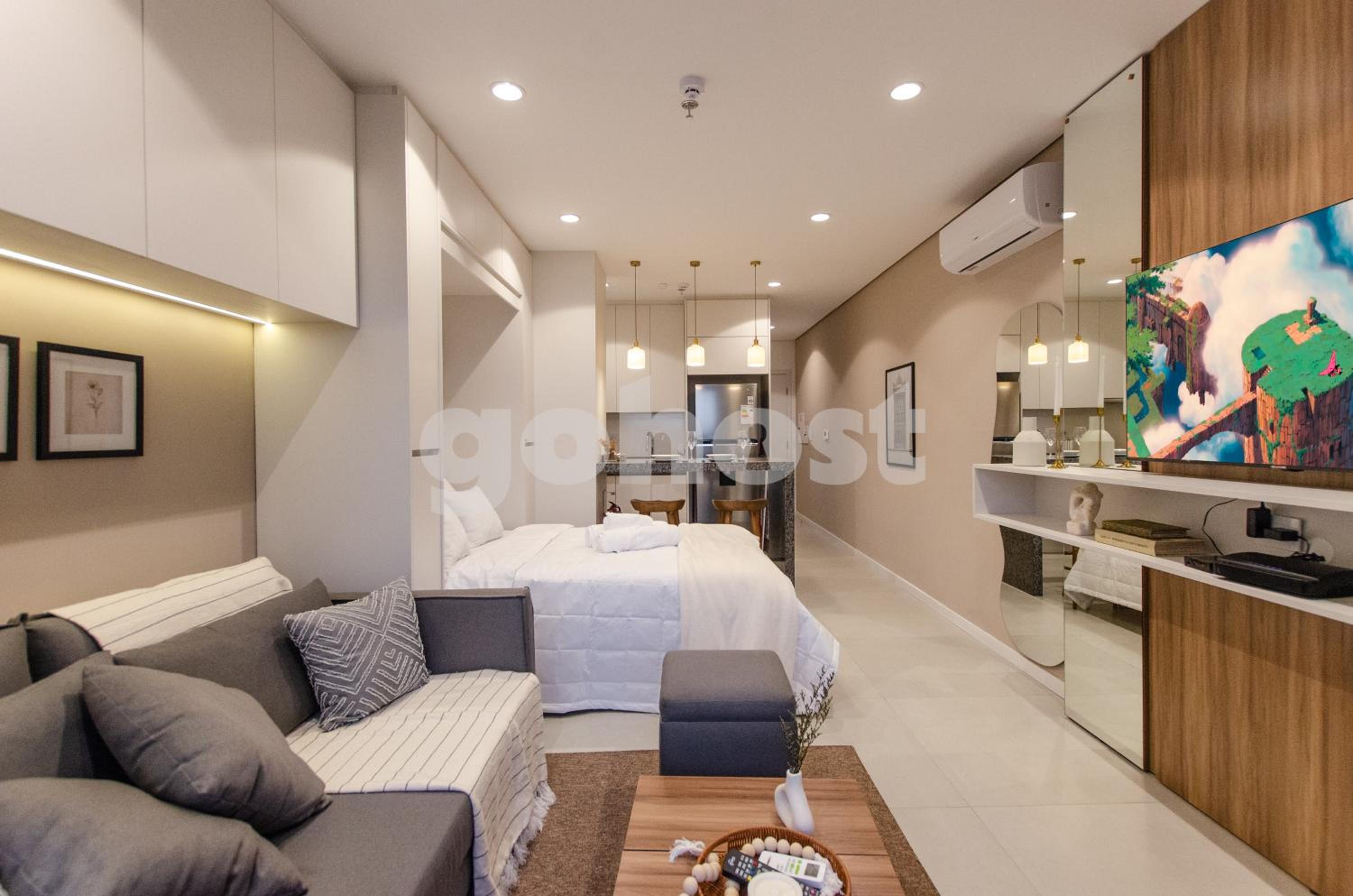 Brand new loft near Paseo La Galeria view 2