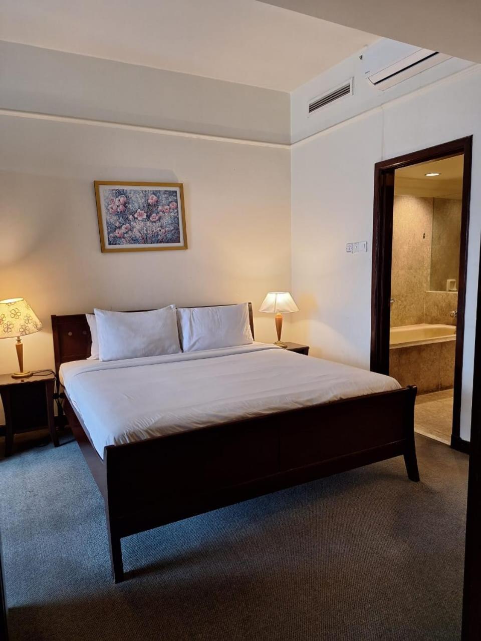 Hotel Best Apartment Suite At Times Square Kl