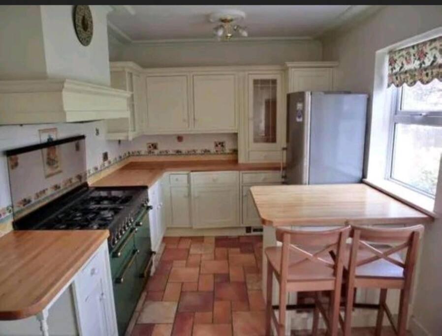 Gravesend Detached 5-bedroom Property view 5