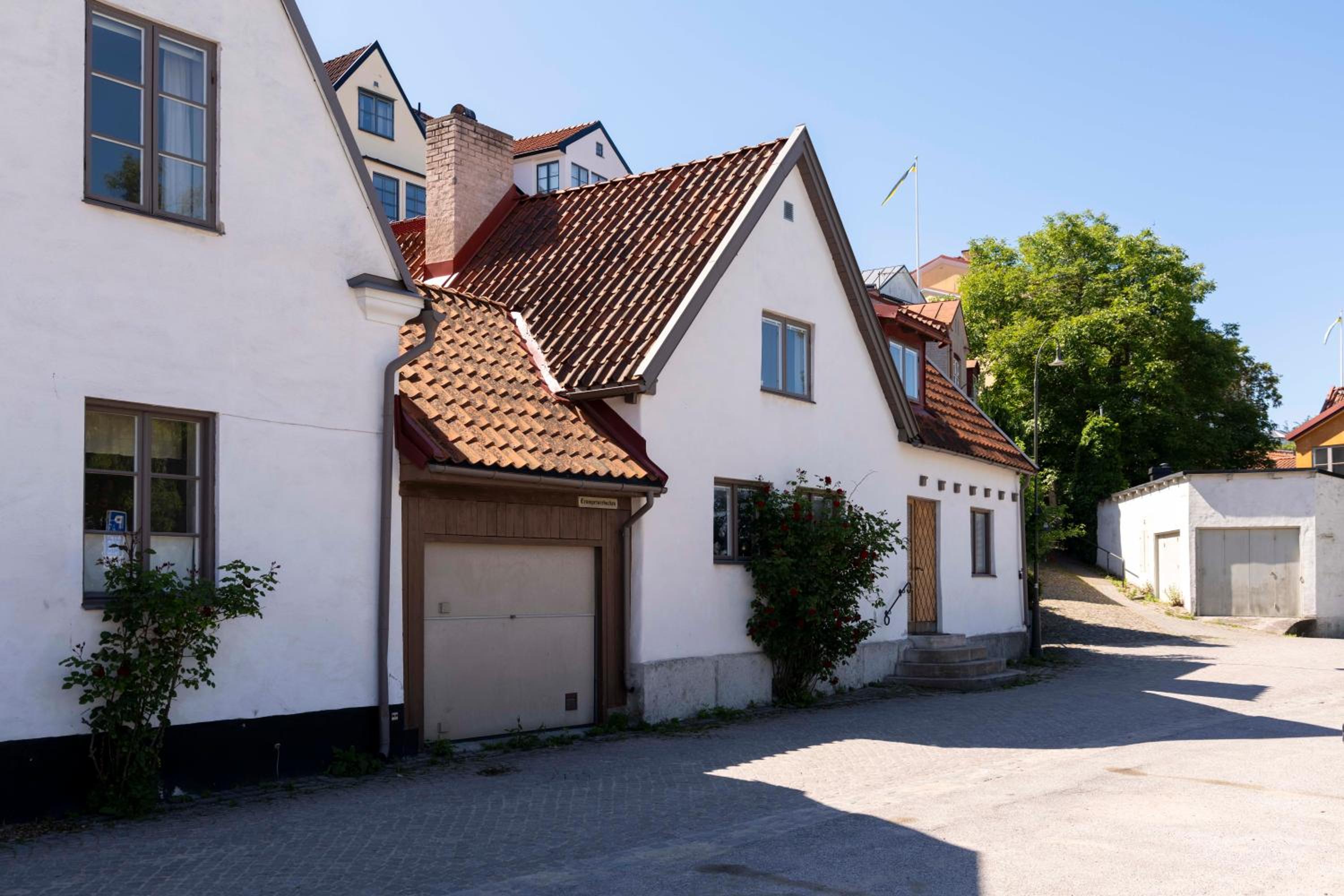 Charming 5-Bedroom House in Central Visby with View