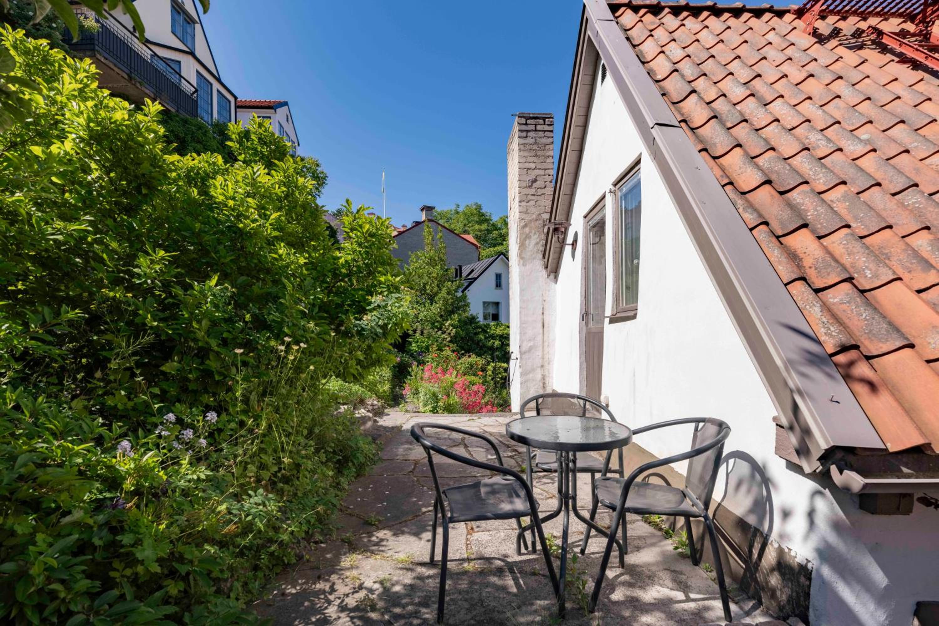 Charming 5-Bedroom House in Central Visby with View