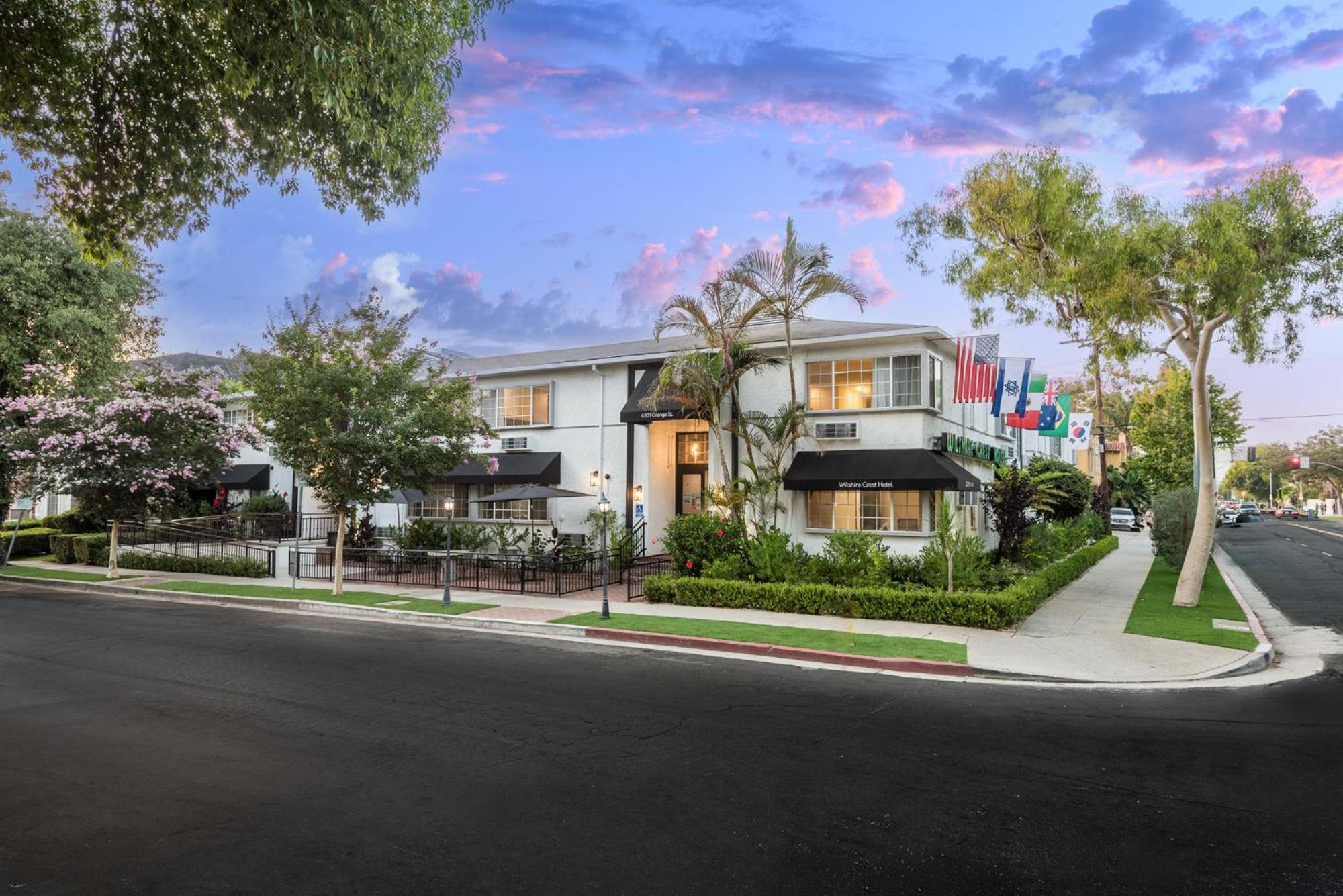 Wilshire Crest Hotel 1