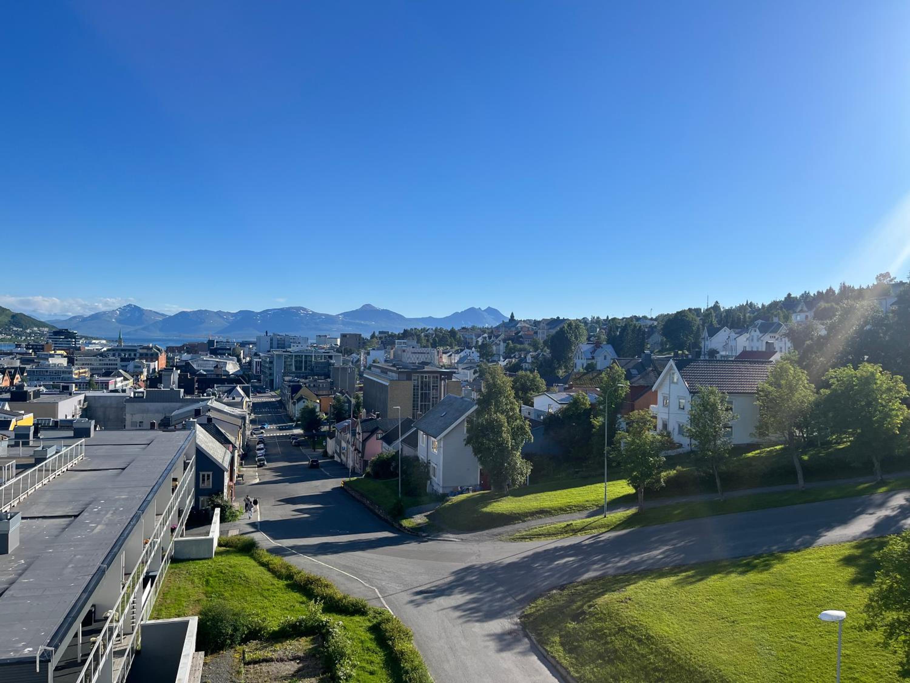 City Center 7th Floor Apartement with Beautiful View 2 bedroom Free parking