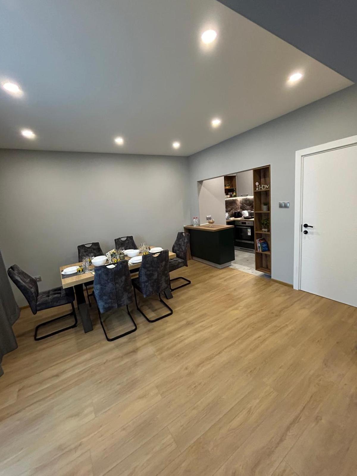 Luxury Central Apartment